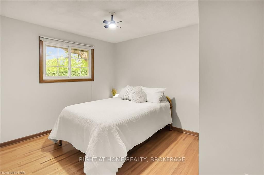 Photo 12 of 55 Aquadale Drive, St. Catharines, Lakeshore — HOMEH