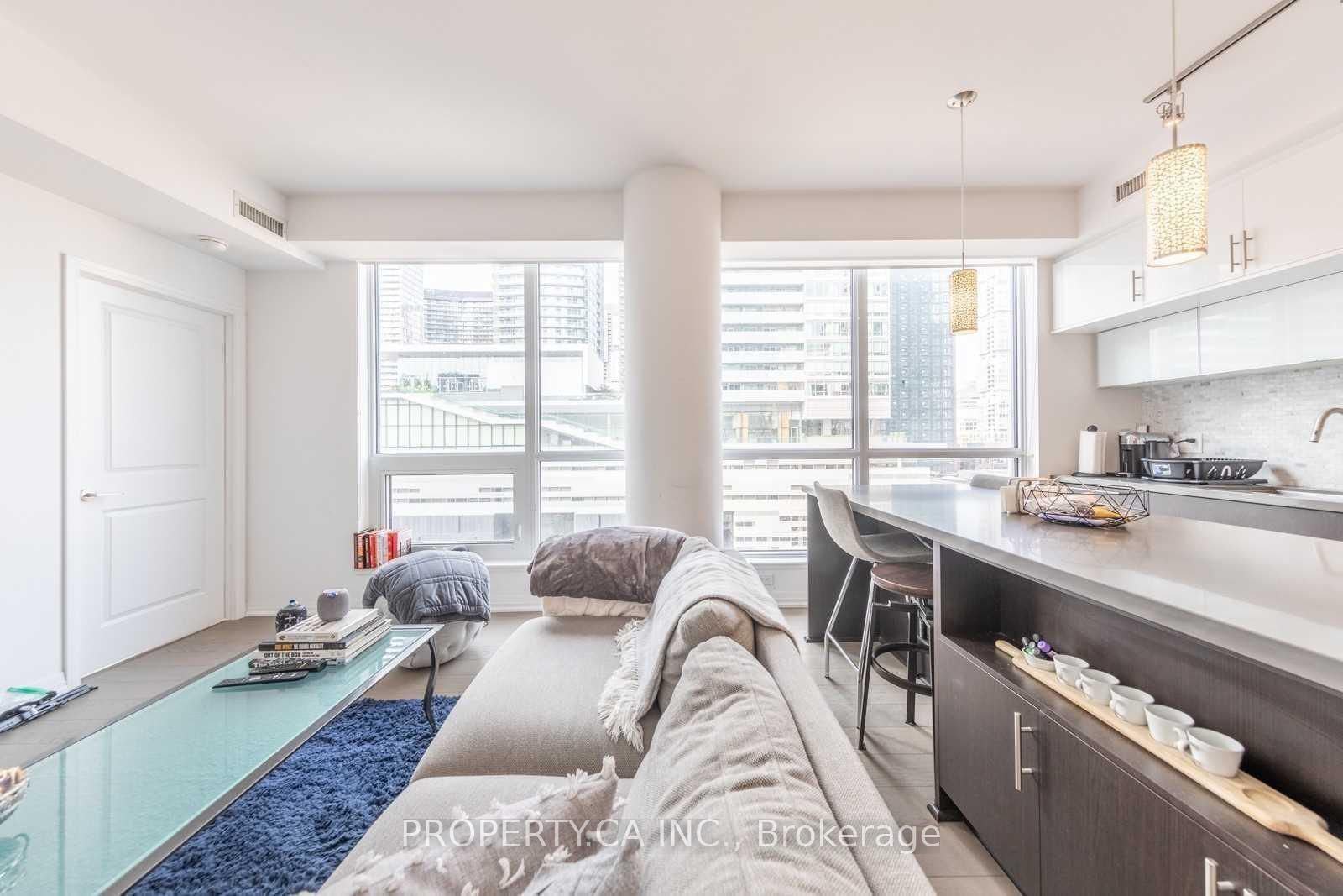 Photo 6 of Unit 911, 8 Mercer Street, Toronto, Waterfront Communities — HOMEH