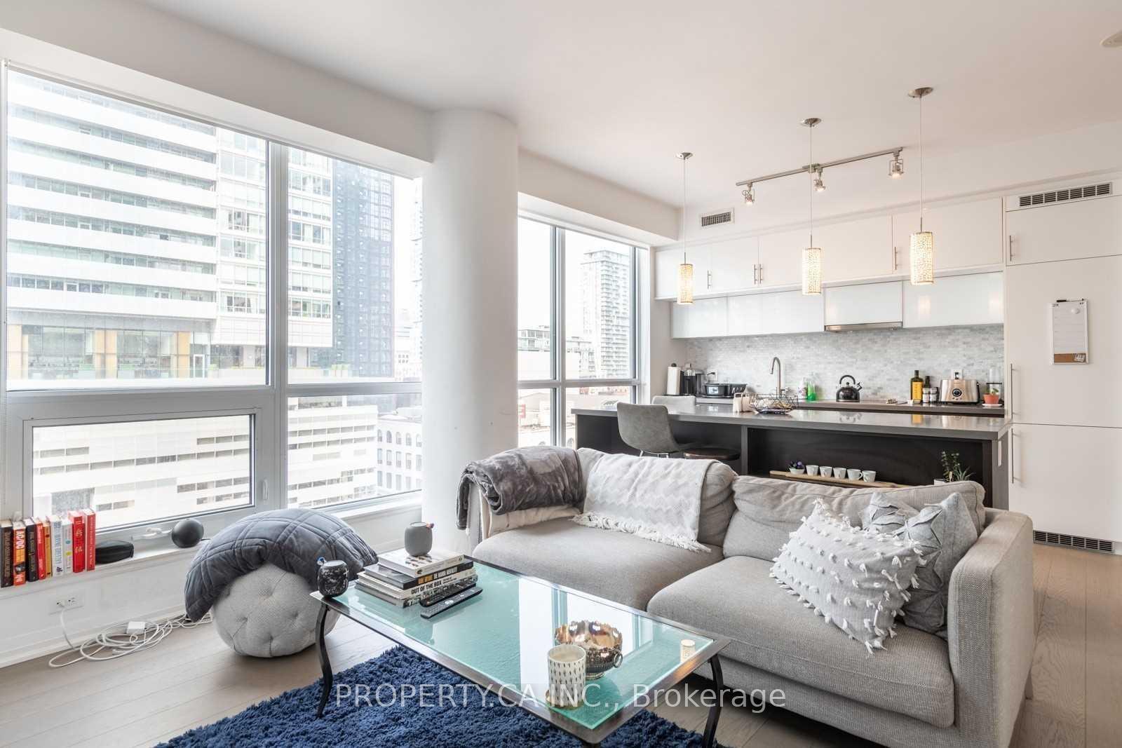 Photo 7 of Unit 911, 8 Mercer Street, Toronto, Waterfront Communities — HOMEH