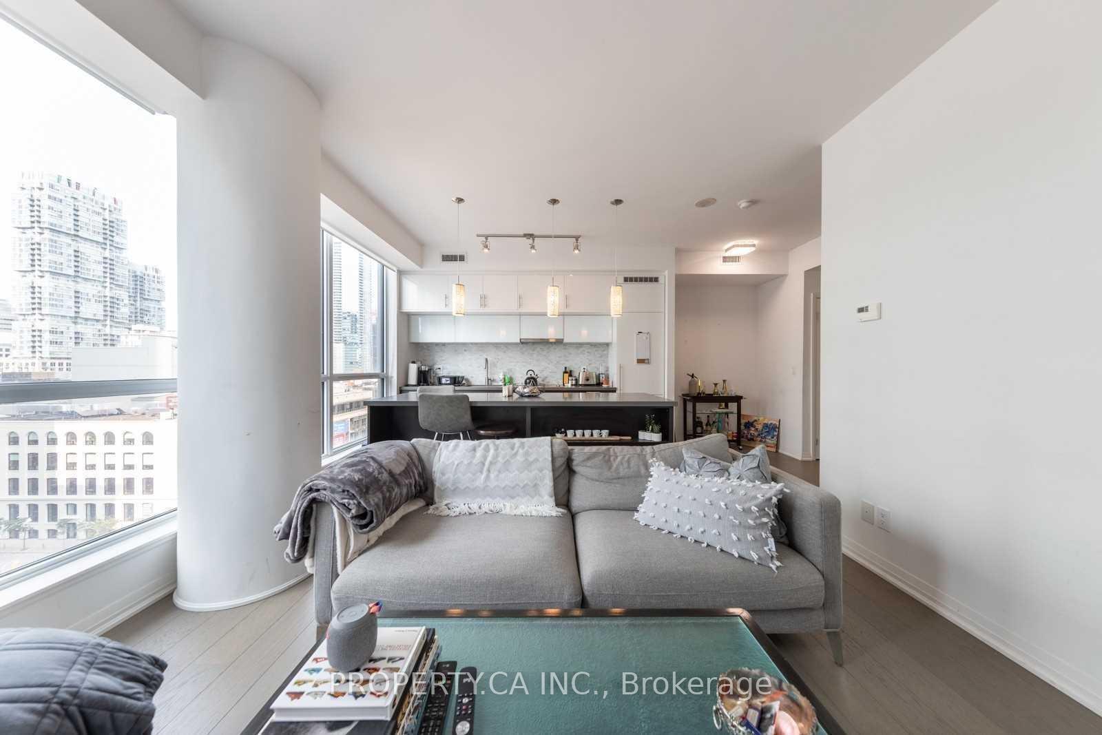 Photo 8 of Unit 911, 8 Mercer Street, Toronto, Waterfront Communities — HOMEH