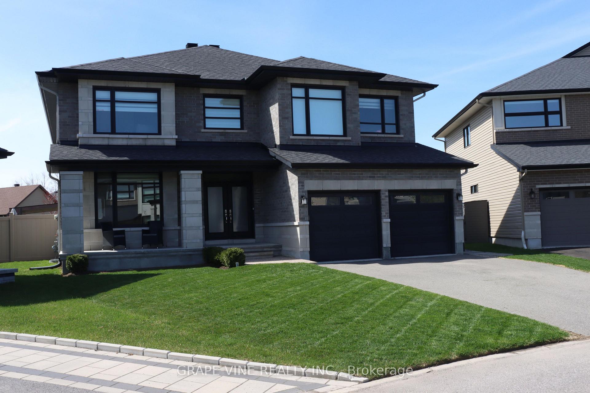 Photo 1 of 721 Carnelian Crescent, Ottawa, Riverside South/Gloucester Glen — HOMEH