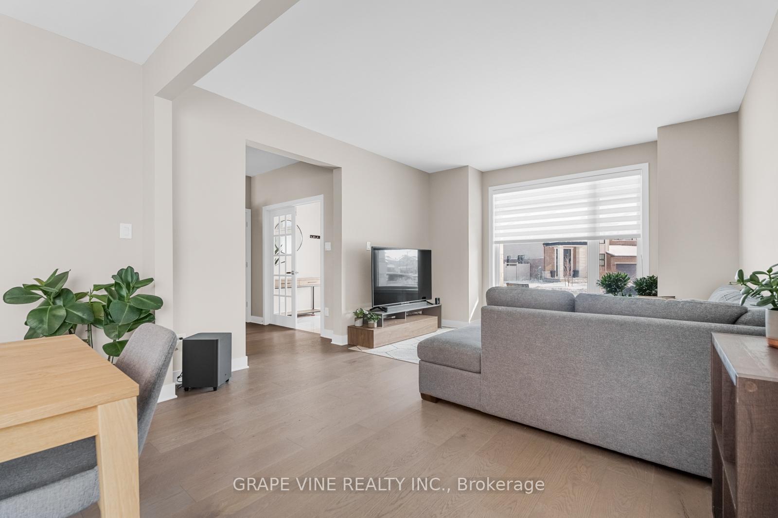 Photo 6 of 721 Carnelian Crescent, Ottawa, Riverside South/Gloucester Glen — HOMEH