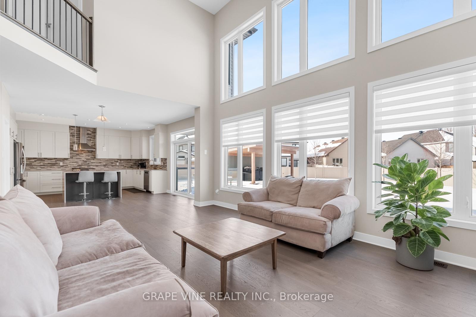 Photo 10 of 721 Carnelian Crescent, Ottawa, Riverside South/Gloucester Glen — HOMEH