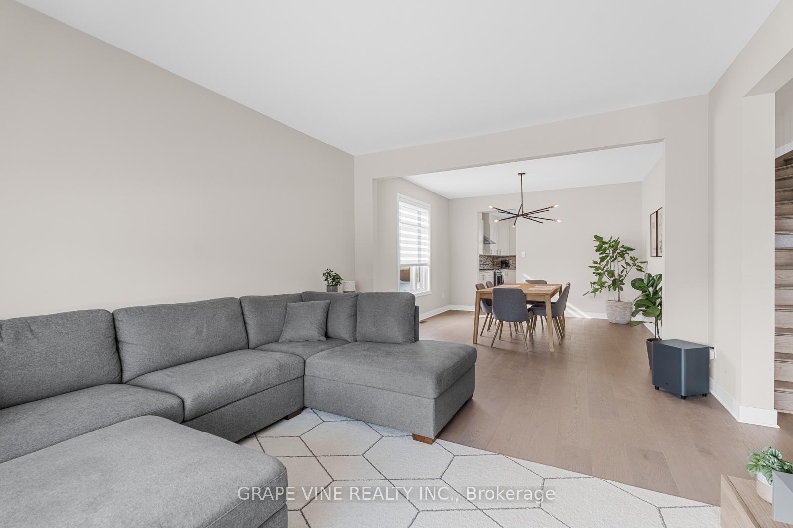 Photo 14 of 721 Carnelian Crescent, Ottawa, Riverside South/Gloucester Glen — HOMEH