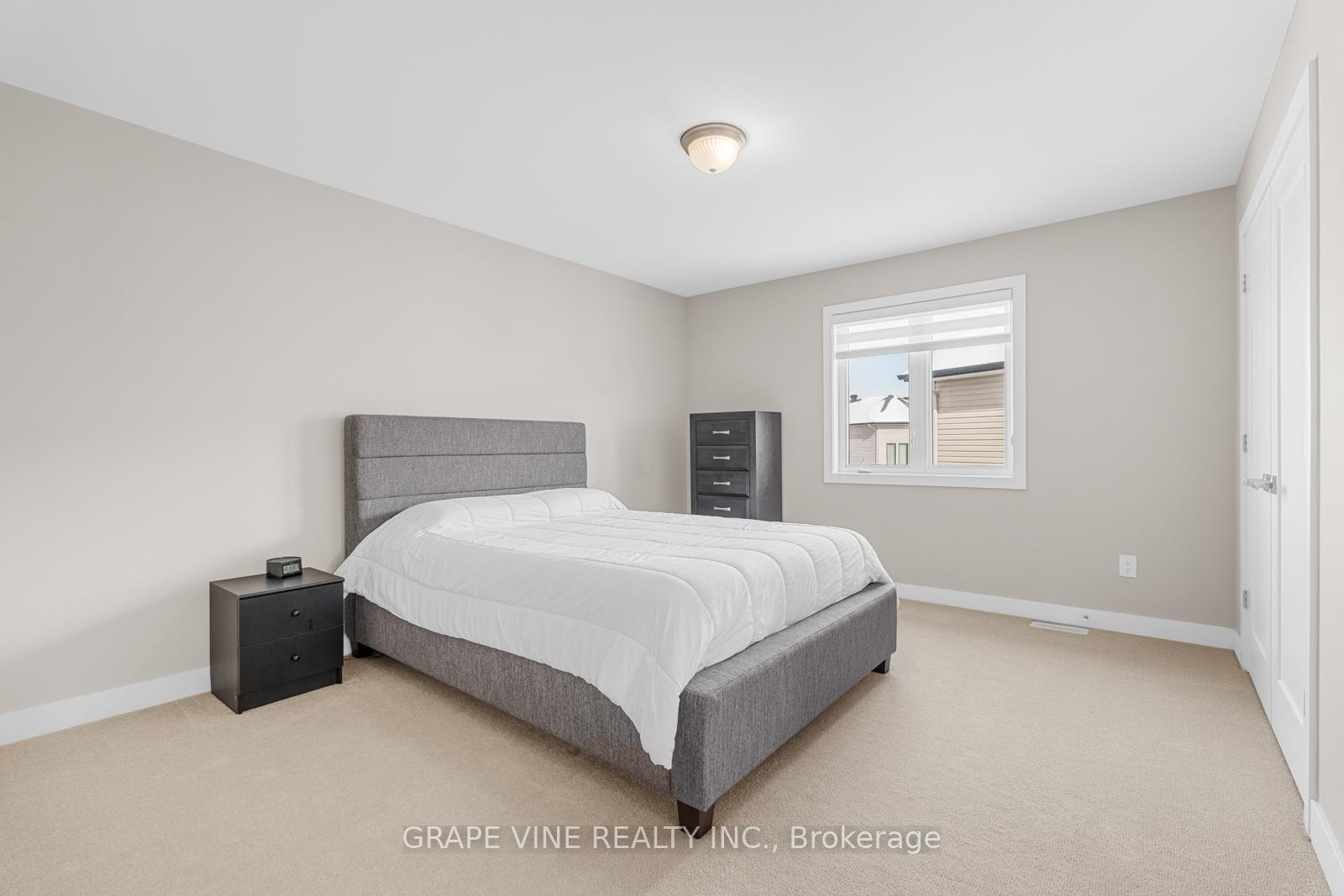 Photo 19 of 721 Carnelian Crescent, Ottawa, Riverside South/Gloucester Glen — HOMEH