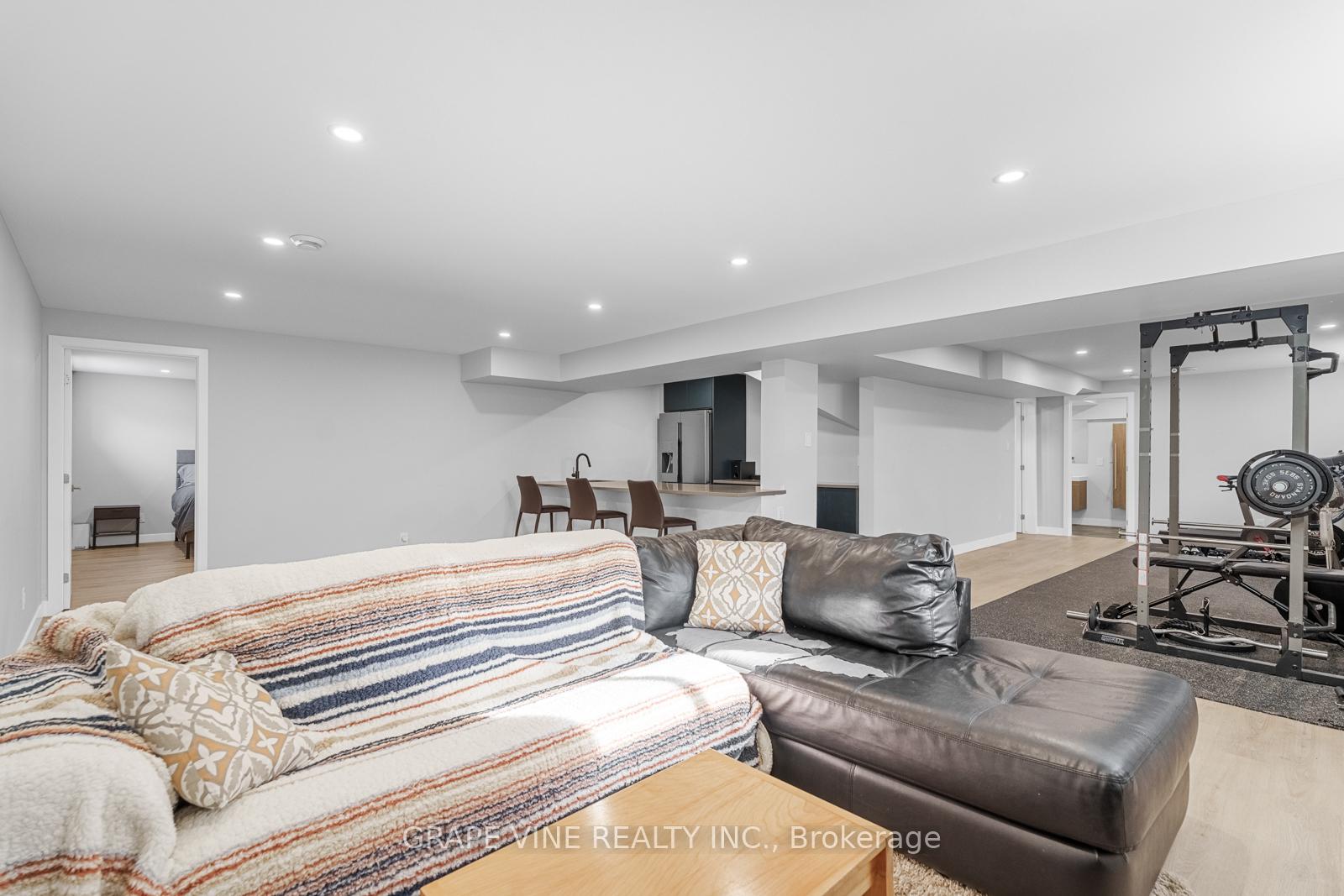 Photo 28 of 721 Carnelian Crescent, Ottawa, Riverside South/Gloucester Glen — HOMEH