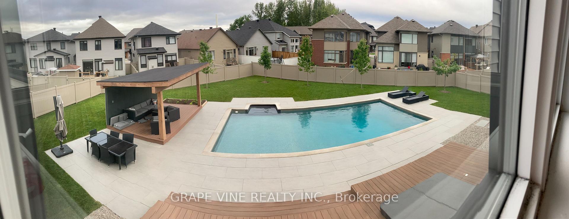 Photo 31 of 721 Carnelian Crescent, Ottawa, Riverside South/Gloucester Glen — HOMEH