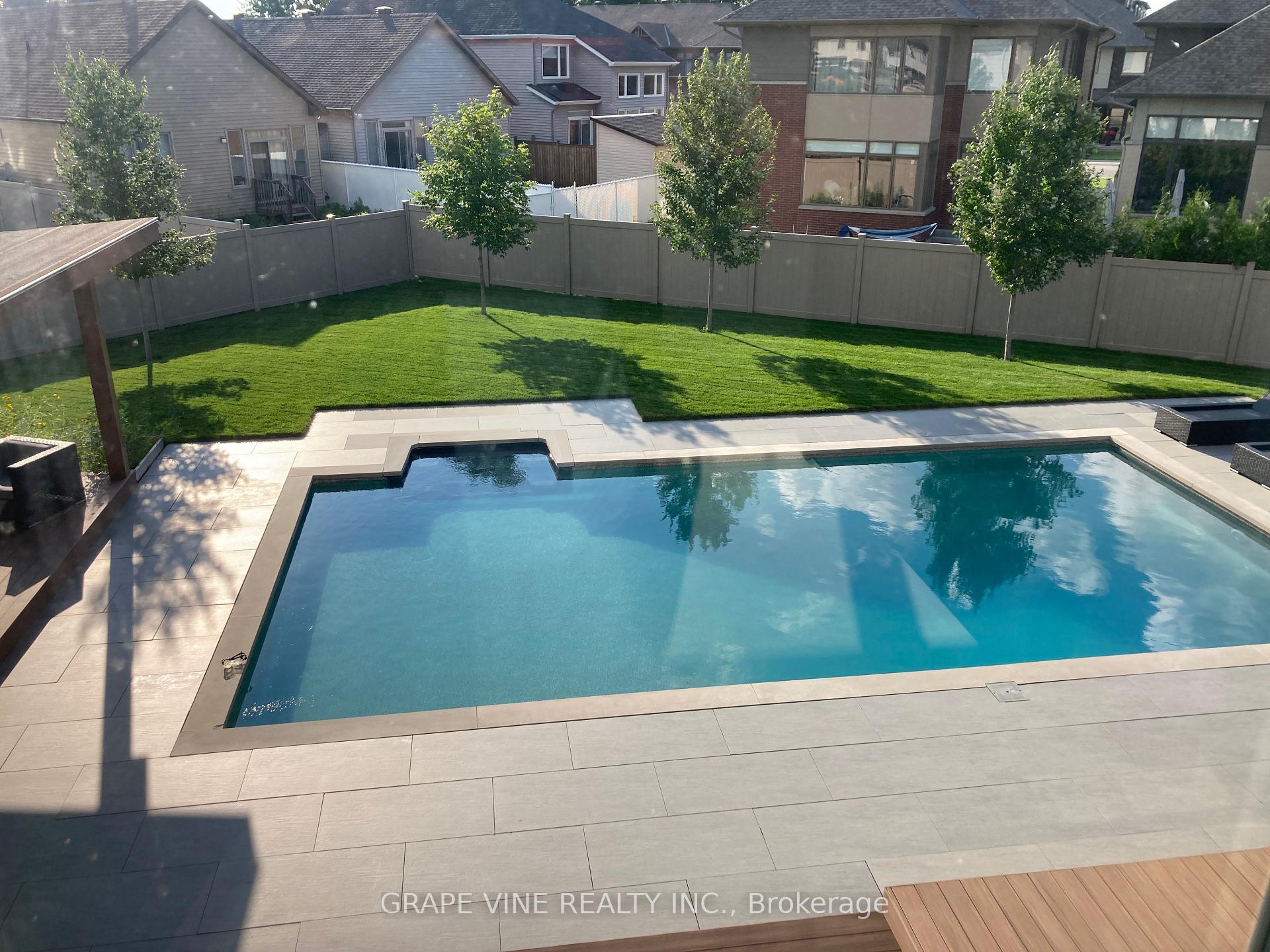 Photo 33 of 721 Carnelian Crescent, Ottawa, Riverside South/Gloucester Glen — HOMEH