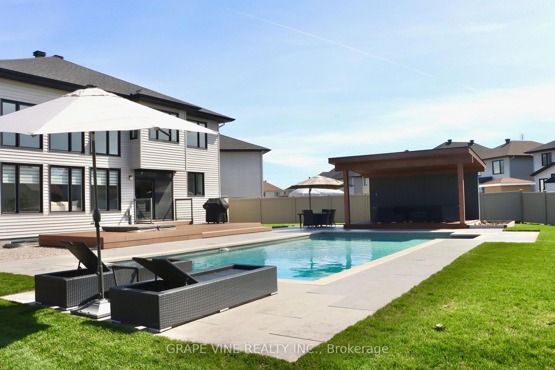Photo 34 of 721 Carnelian Crescent, Ottawa, Riverside South/Gloucester Glen — HOMEH