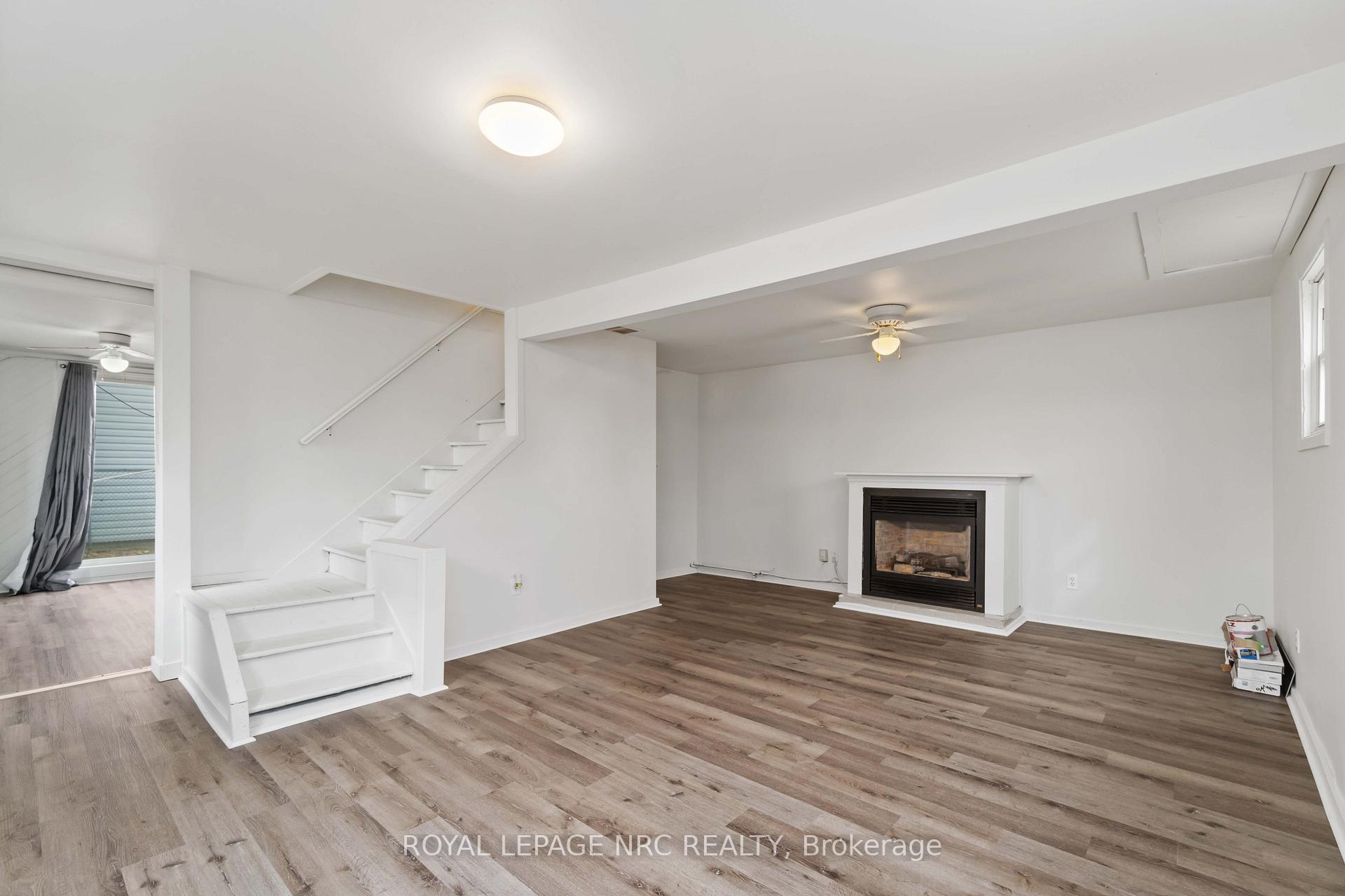 Photo 5 of 128 Martindale Road, St. Catharines, Grapeview — HOMEH