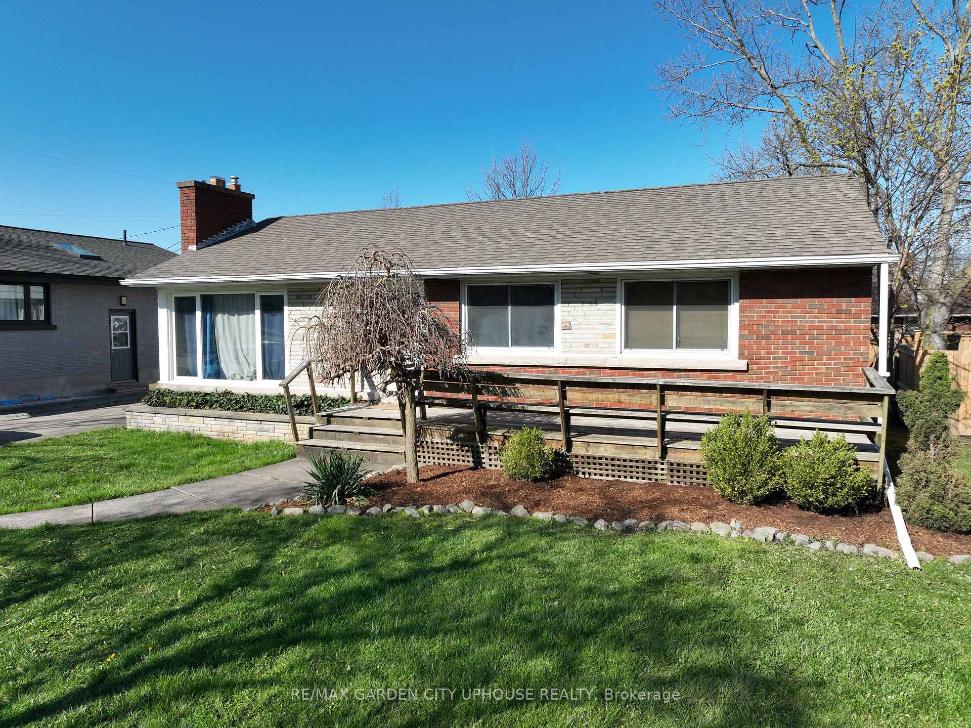 Front of 18 Arvona Drive