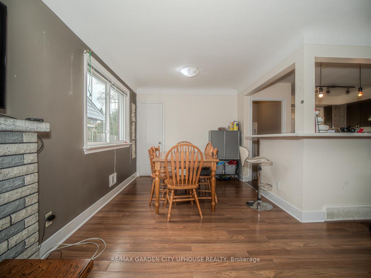 Photo 5 of 20 Larchwood Drive, St. Catharines, Glendale/Glenridge — HOMEH