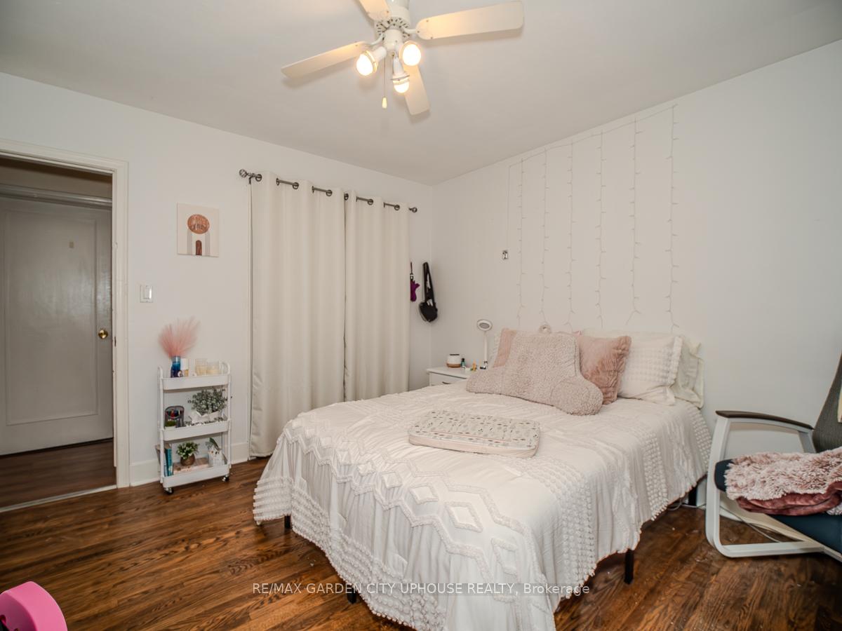 Photo 12 of 20 Larchwood Drive, St. Catharines, Glendale/Glenridge — HOMEH