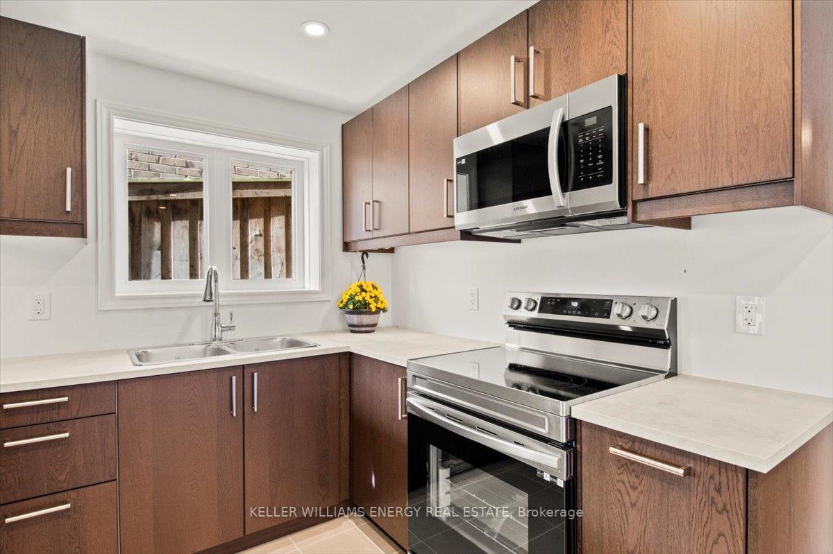 Photo 12 of 213 Glenabbey Drive, Clarington, Courtice — HOMEH