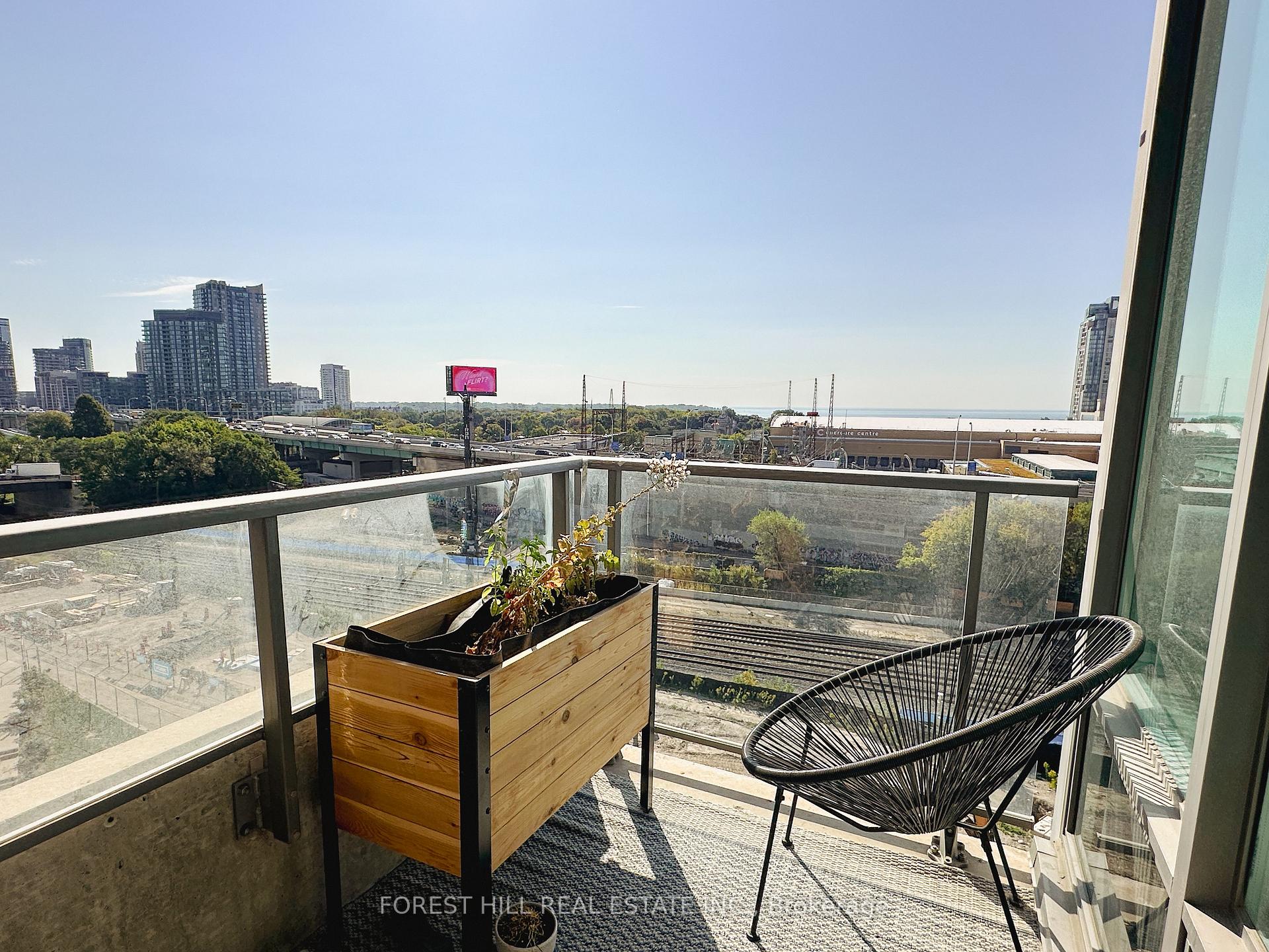 Photo 10 of Unit 708, 55 East Liberty Street, Toronto, Niagara — HOMEH