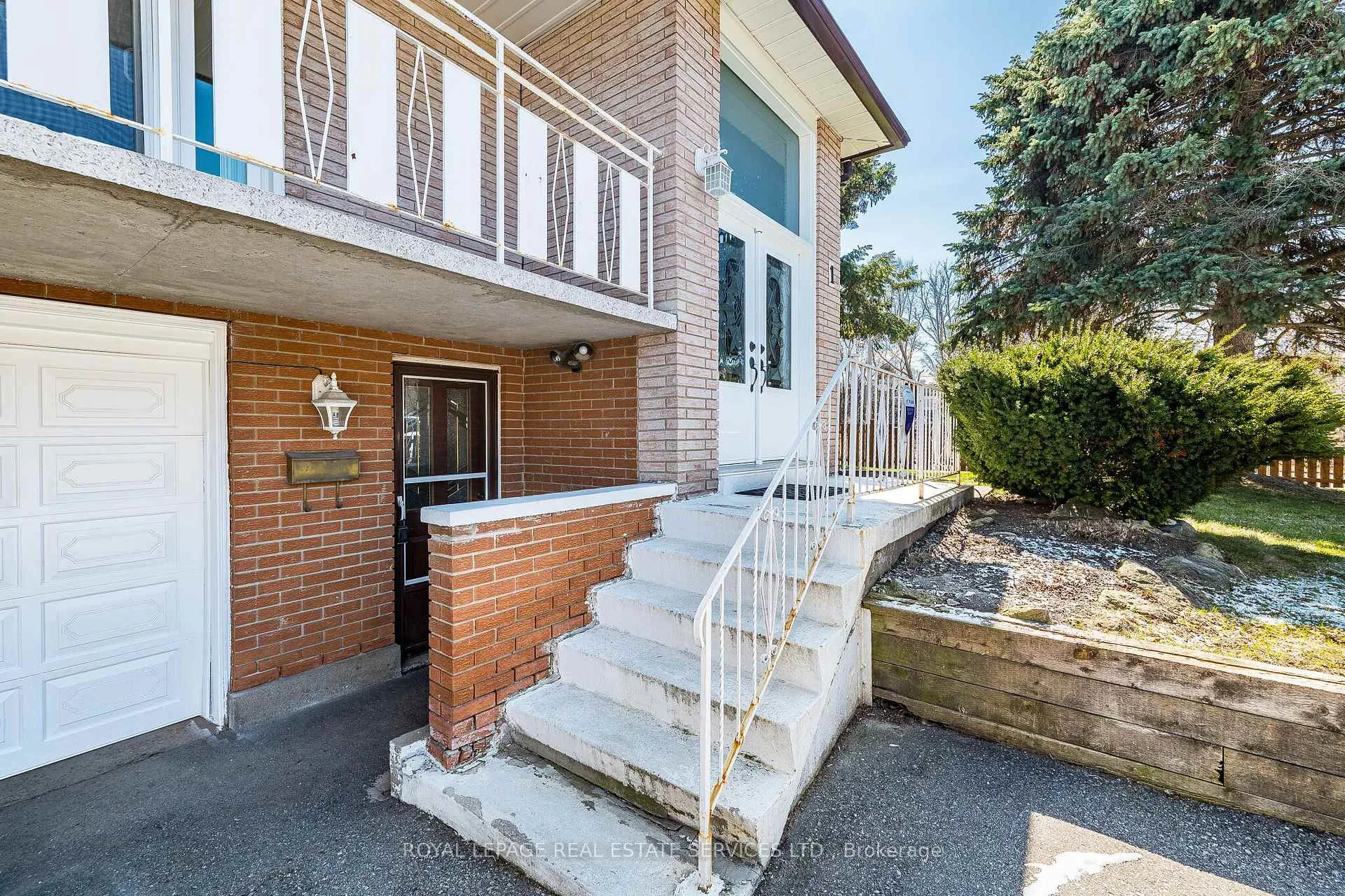 Photo 4 of 1 Reeve Road, Brampton, Brampton West — HOMEH