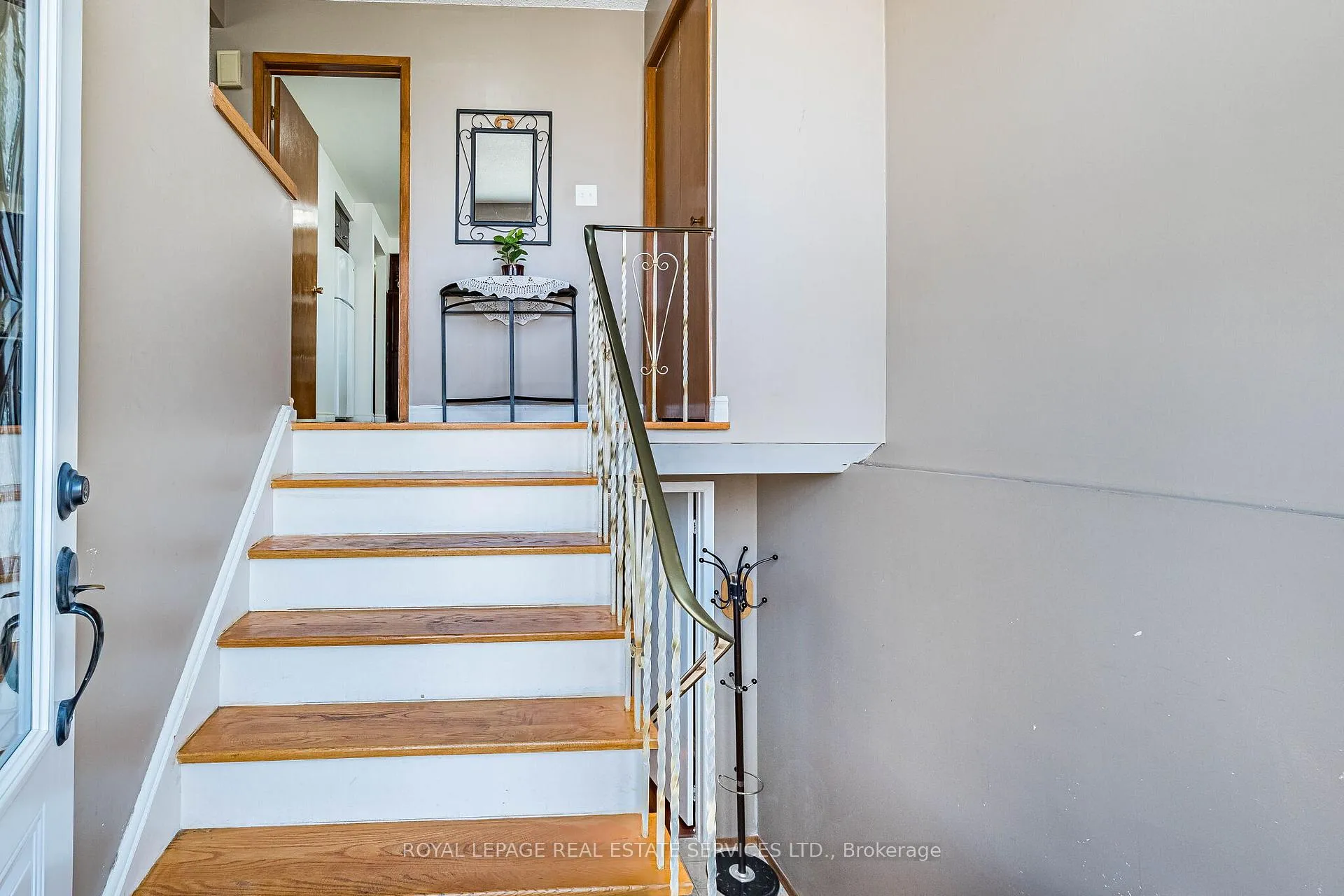 Photo 5 of 1 Reeve Road, Brampton, Brampton West — HOMEH