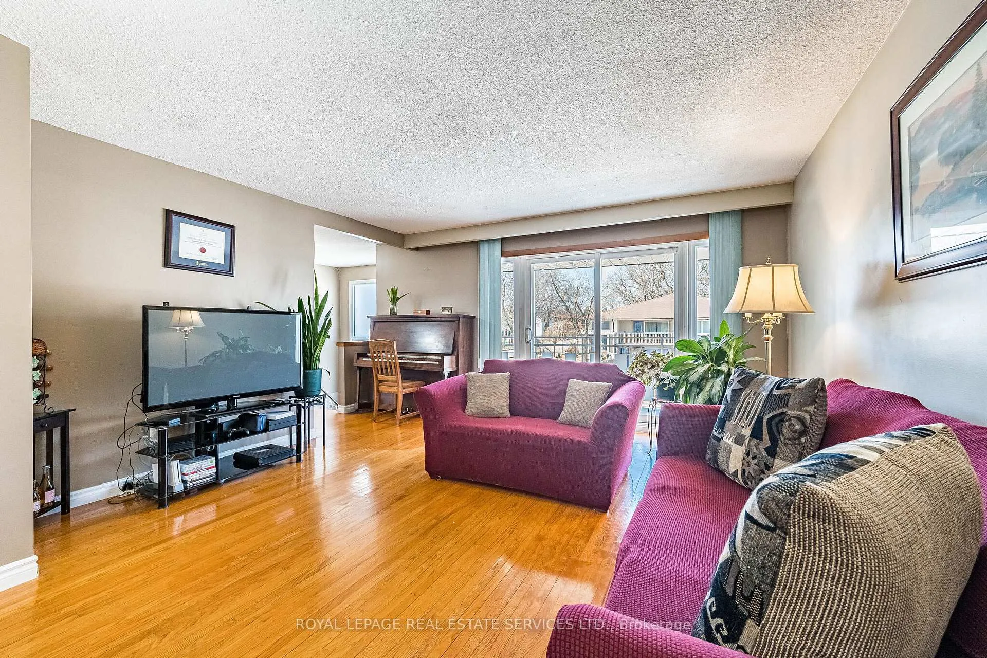 Photo 8 of 1 Reeve Road, Brampton, Brampton West — HOMEH