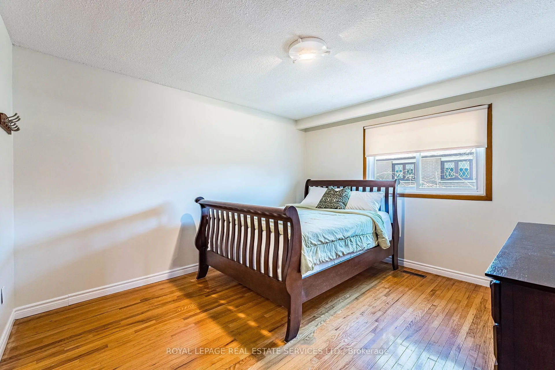 Photo 17 of 1 Reeve Road, Brampton, Brampton West — HOMEH