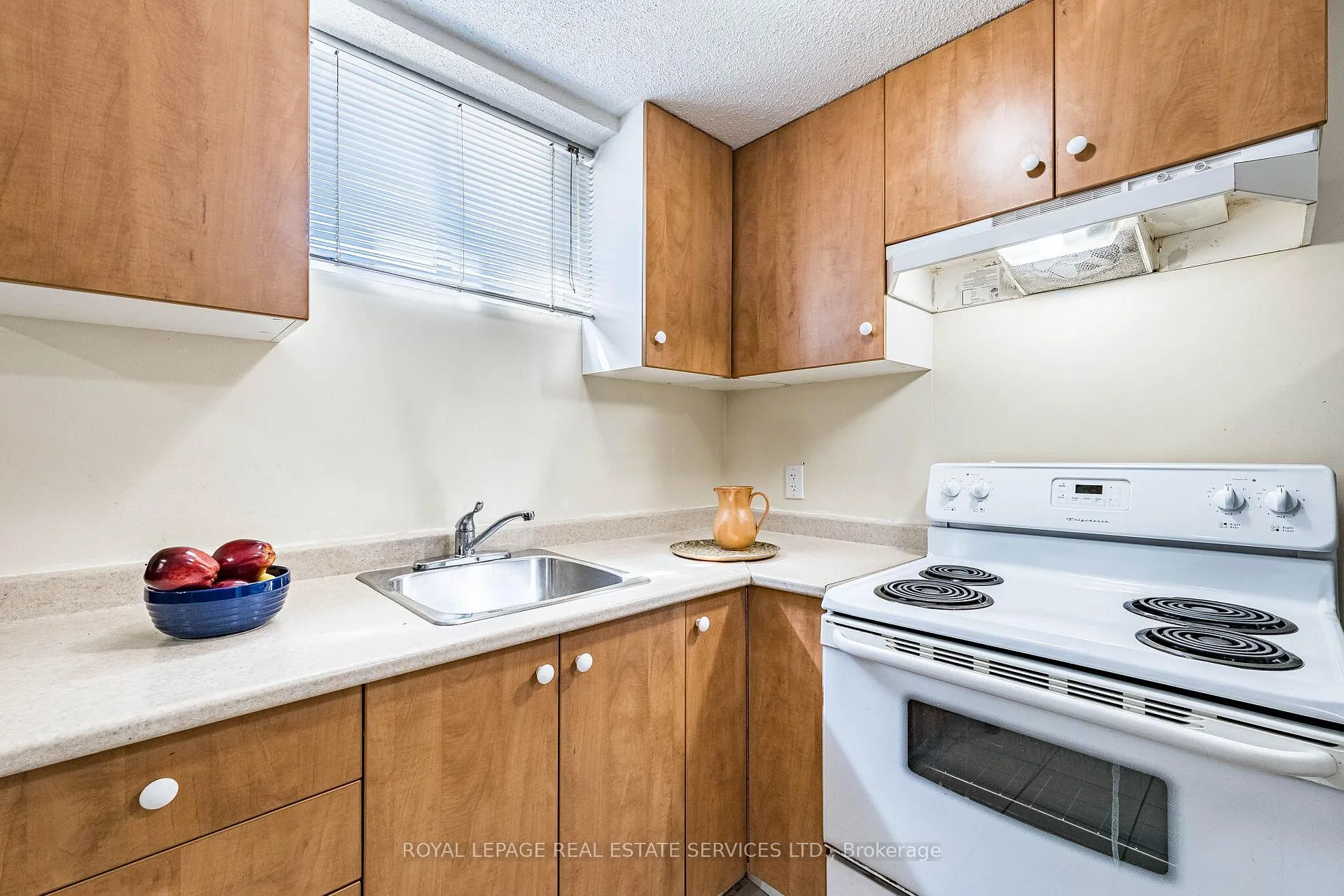 Photo 35 of 1 Reeve Road, Brampton, Brampton West — HOMEH
