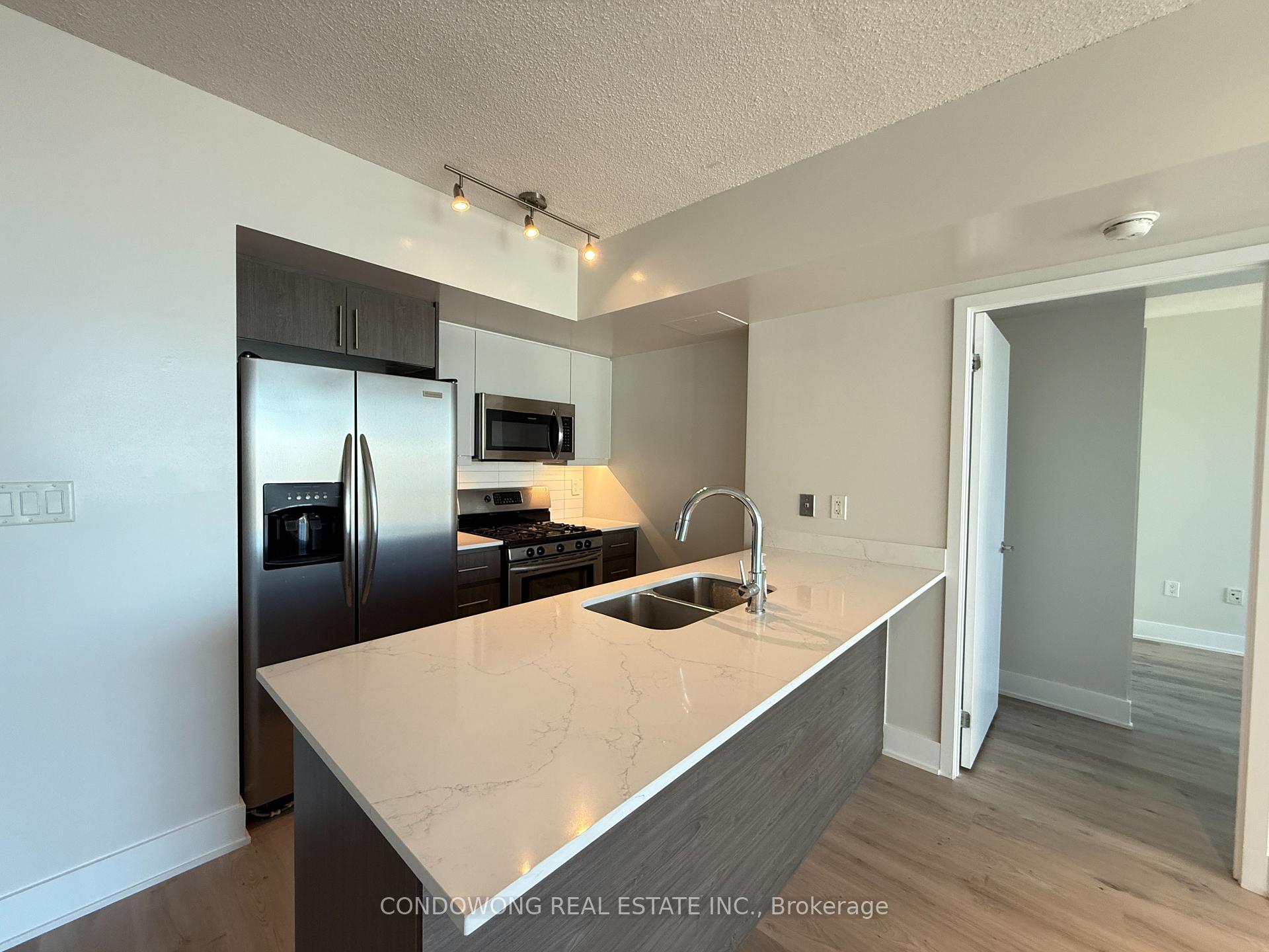 Photo 2 of Unit 3705, 5 Mariner Terrace, Toronto, Waterfront Communities — HOMEH
