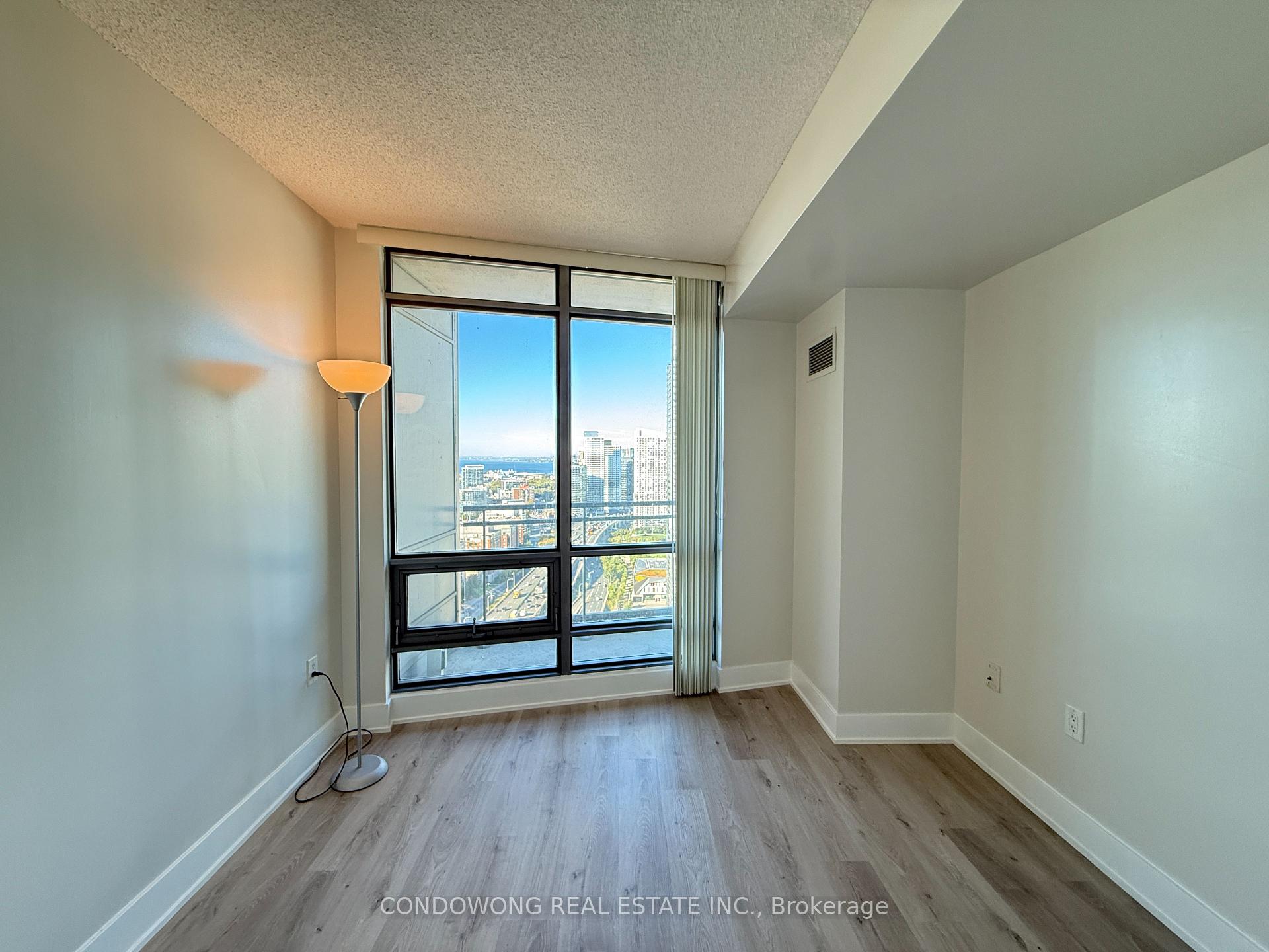 Photo 6 of Unit 3705, 5 Mariner Terrace, Toronto, Waterfront Communities — HOMEH
