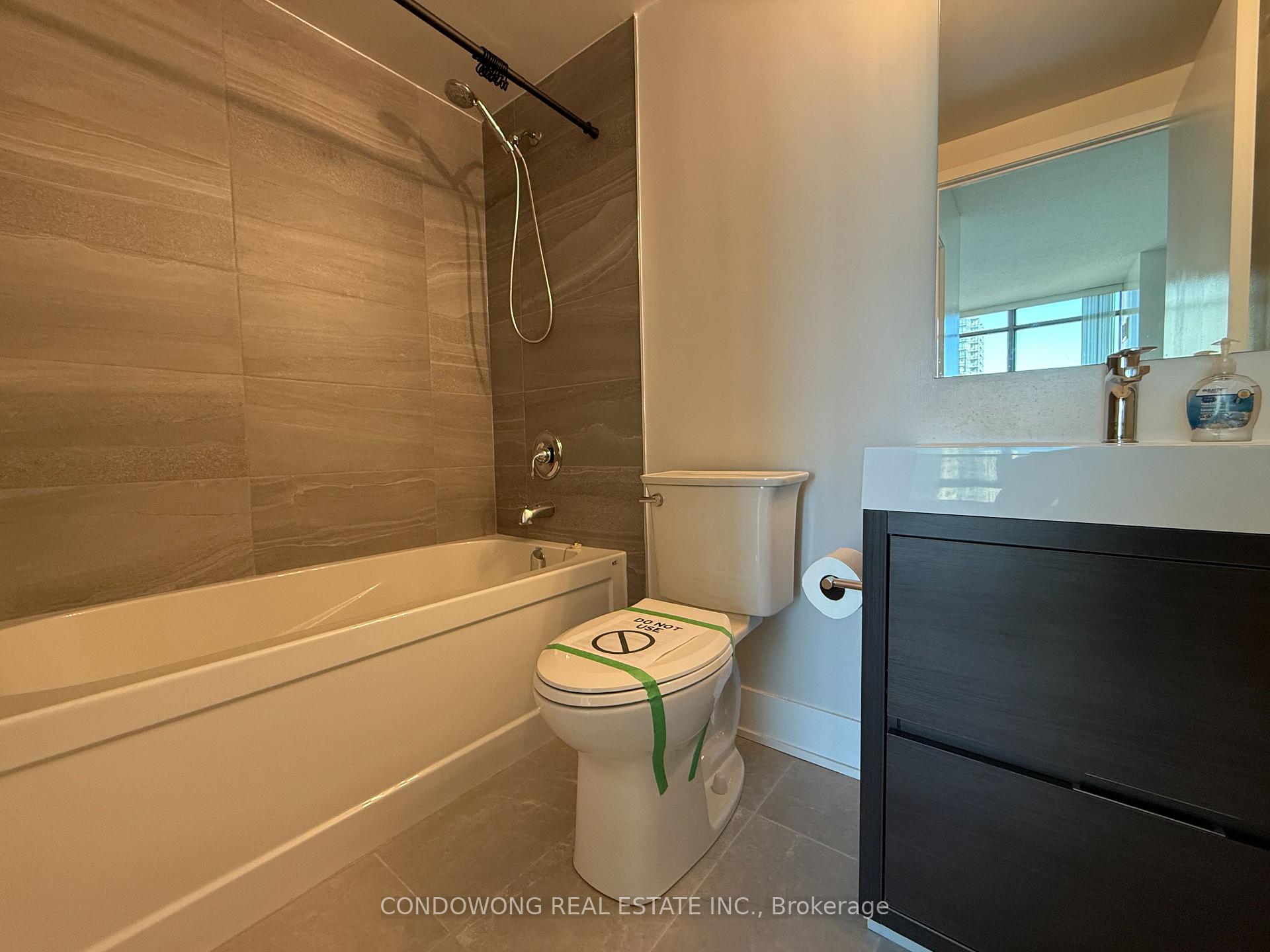 Photo 14 of Unit 3705, 5 Mariner Terrace, Toronto, Waterfront Communities — HOMEH