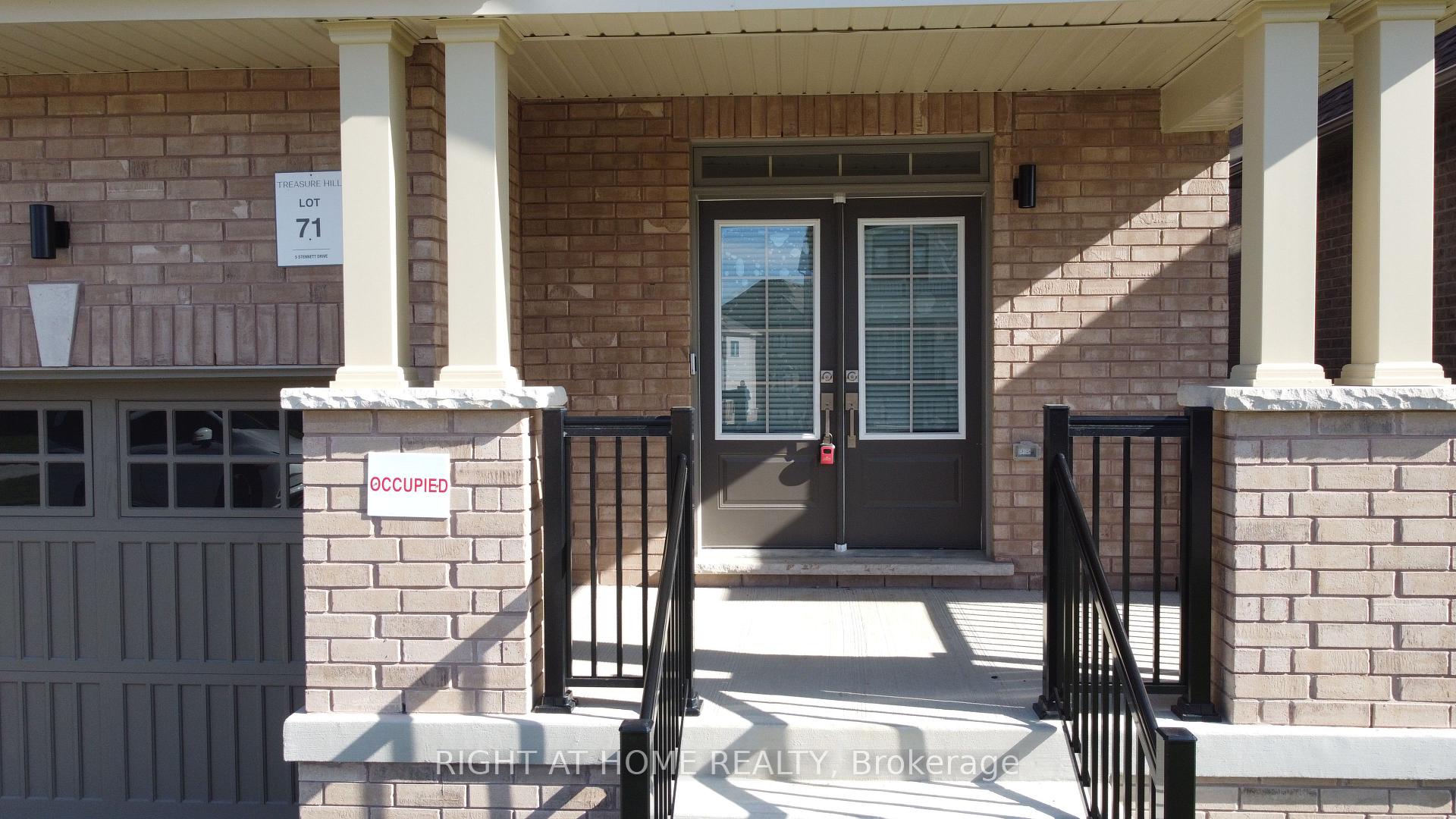 Photo 2 of 5 Stennett Drive, Georgina, Keswick North — HOMEH