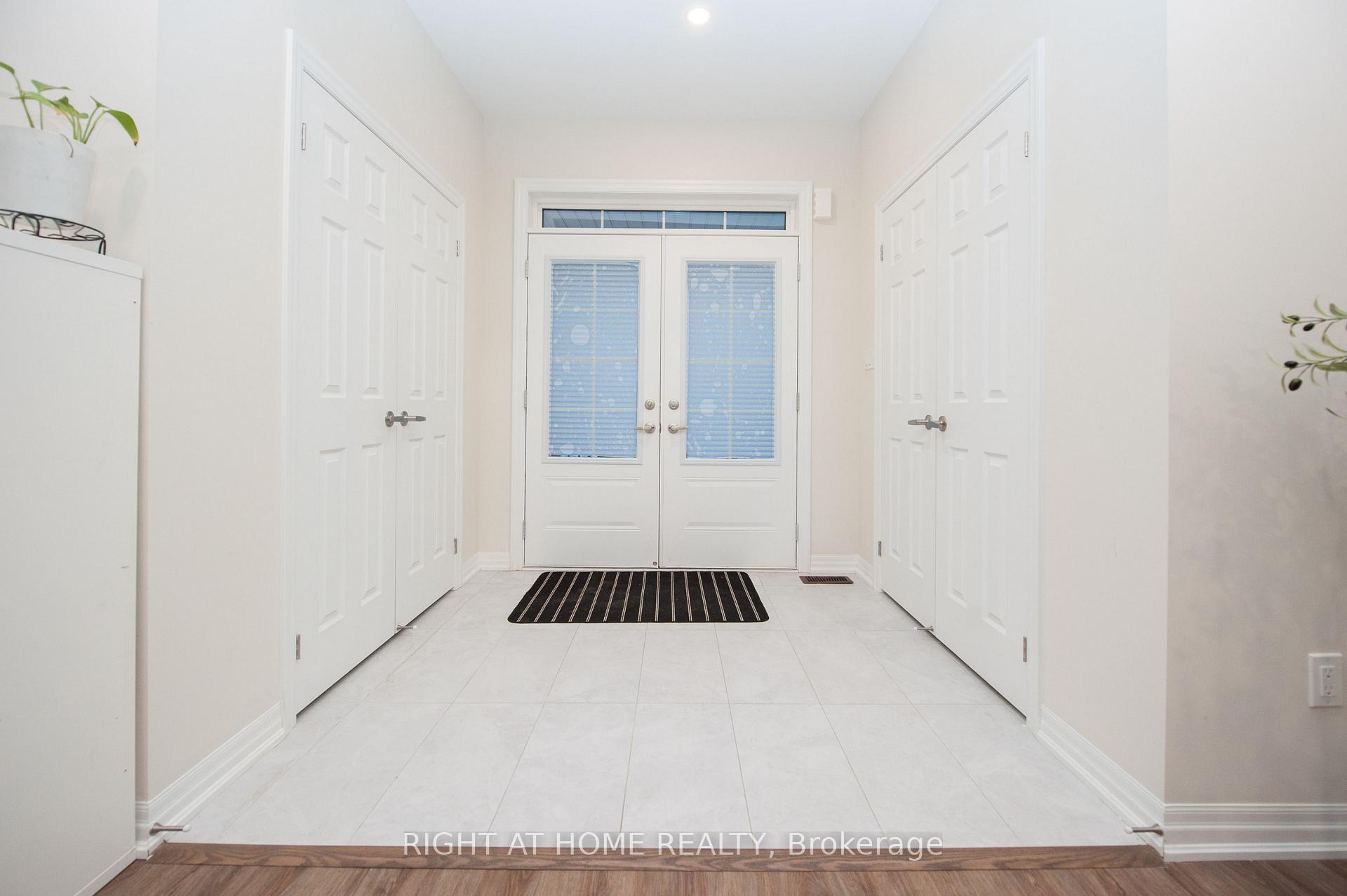 Photo 3 of 5 Stennett Drive, Georgina, Keswick North — HOMEH