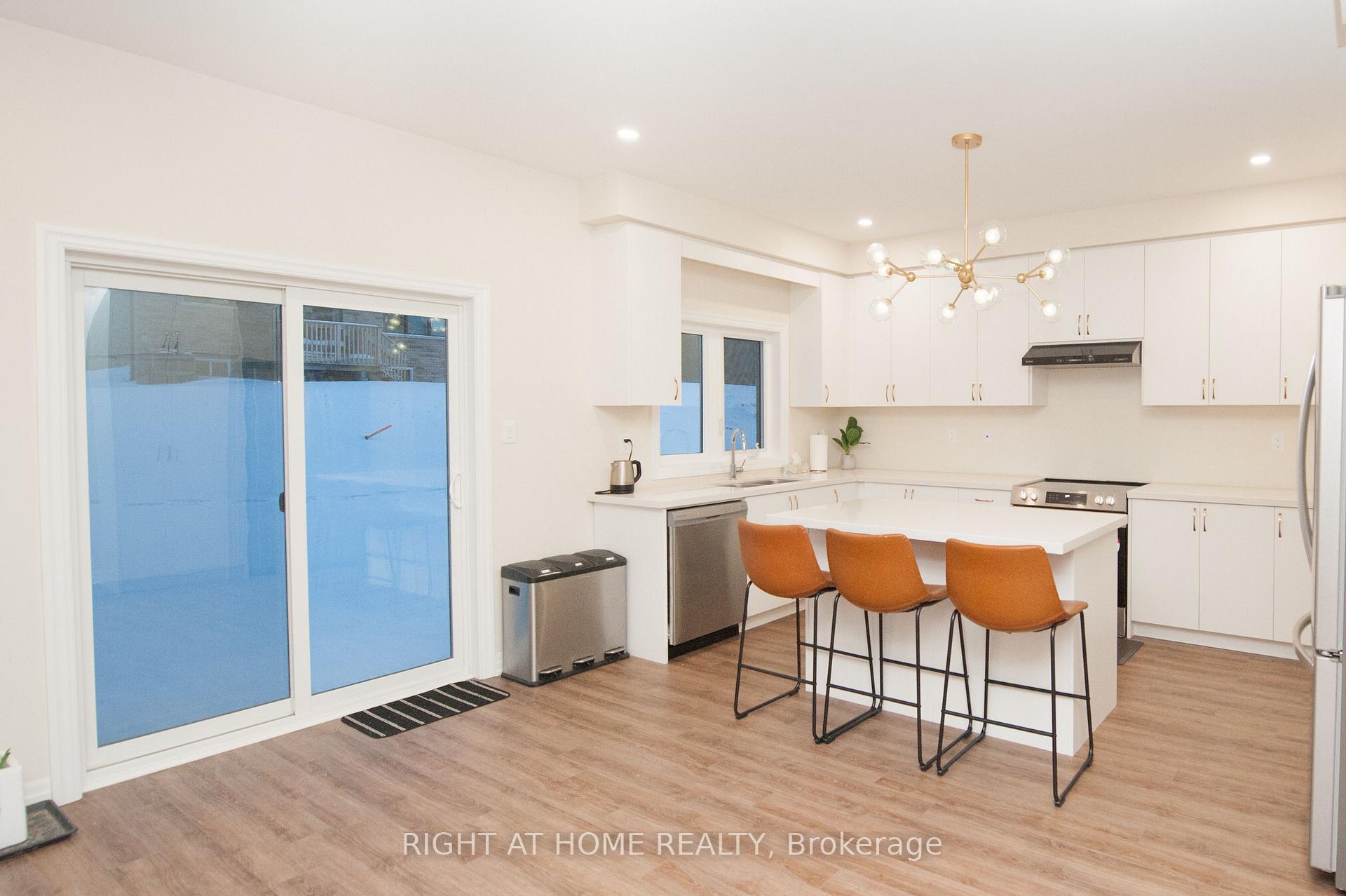 Photo 14 of 5 Stennett Drive, Georgina, Keswick North — HOMEH