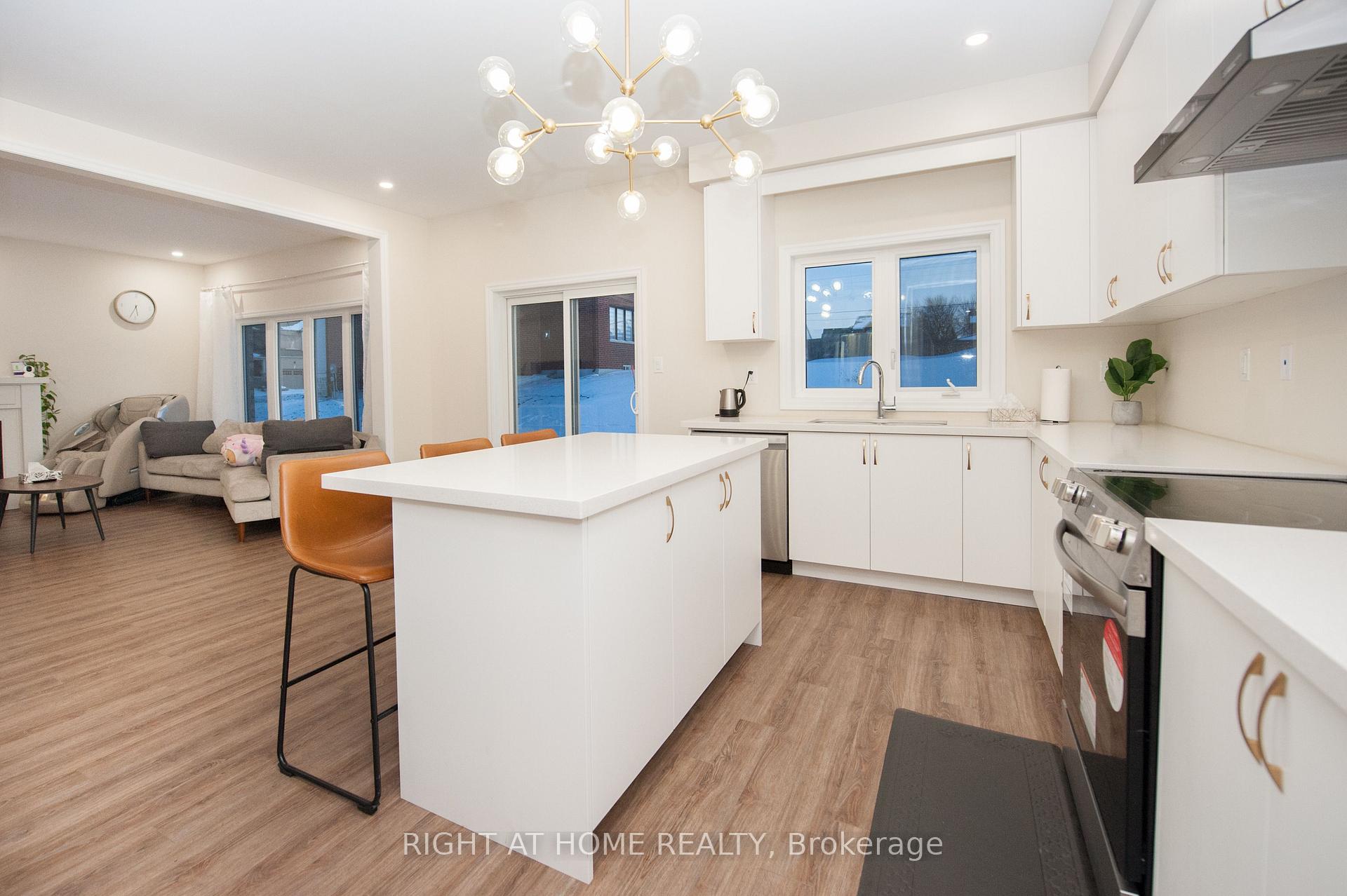 Photo 15 of 5 Stennett Drive, Georgina, Keswick North — HOMEH
