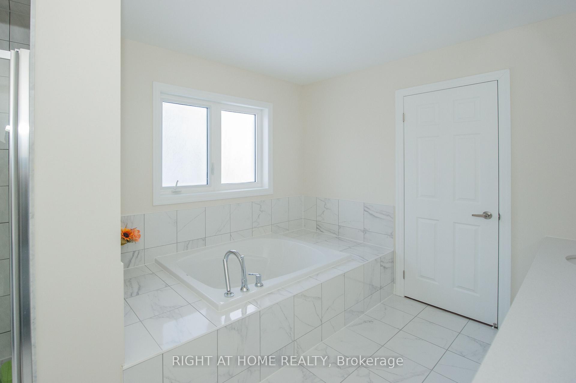Photo 31 of 5 Stennett Drive, Georgina, Keswick North — HOMEH