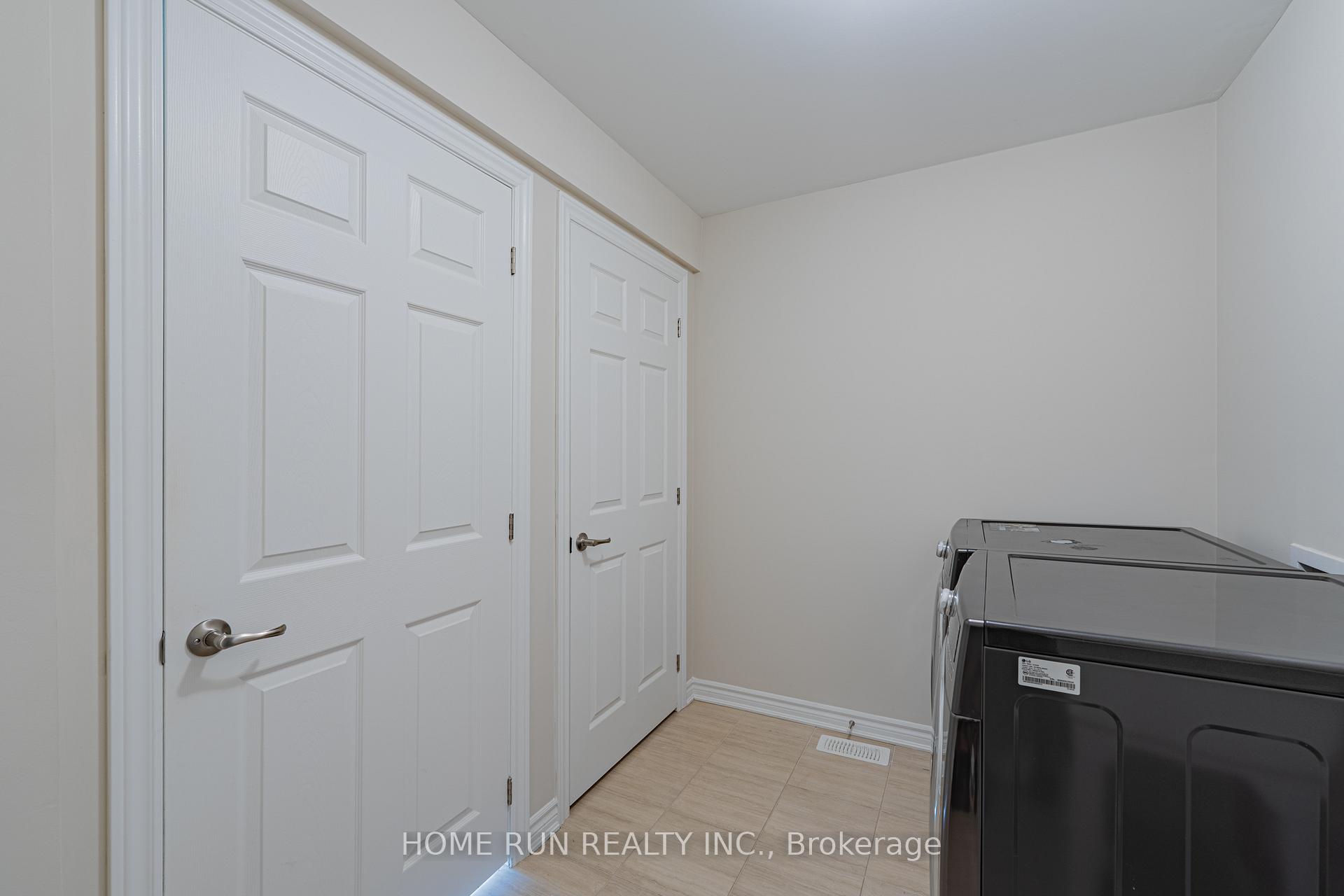Photo 5 of 366 Aphelion Crescent, Ottawa, Barrhaven - Half Moon Bay — HOMEH