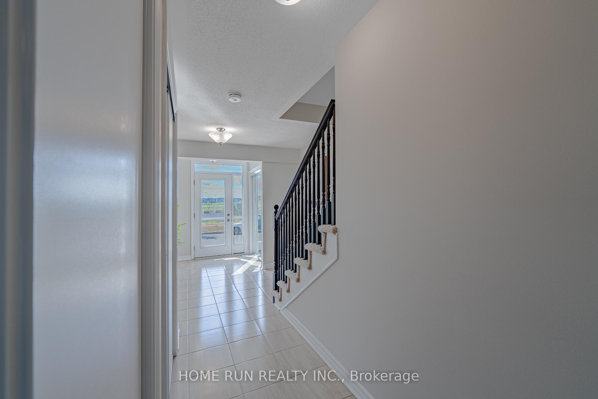 Photo 6 of 366 Aphelion Crescent, Ottawa, Barrhaven - Half Moon Bay — HOMEH