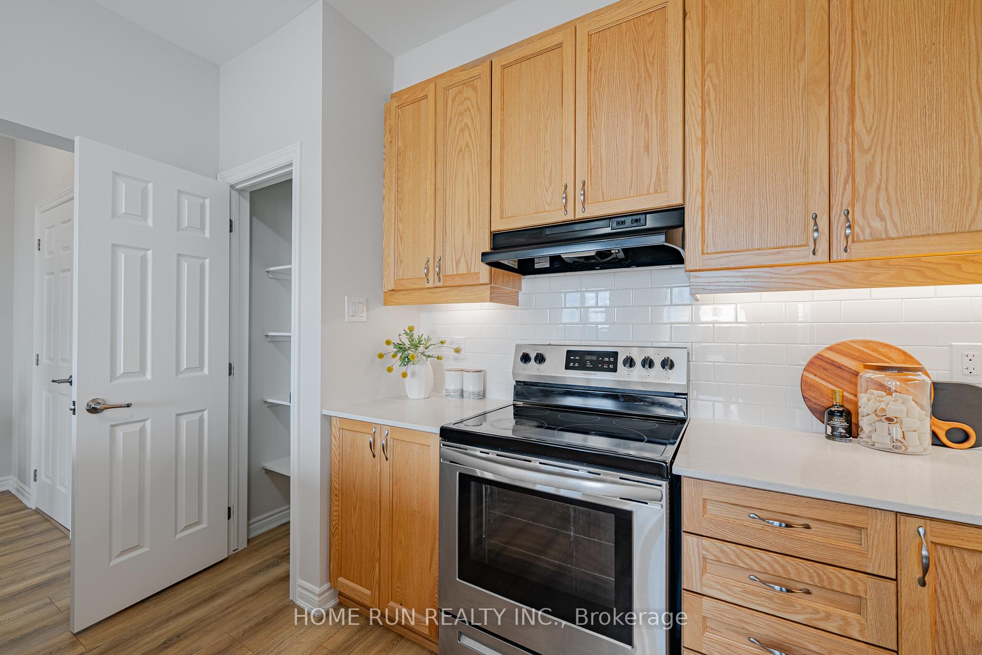 Photo 13 of 366 Aphelion Crescent, Ottawa, Barrhaven - Half Moon Bay — HOMEH