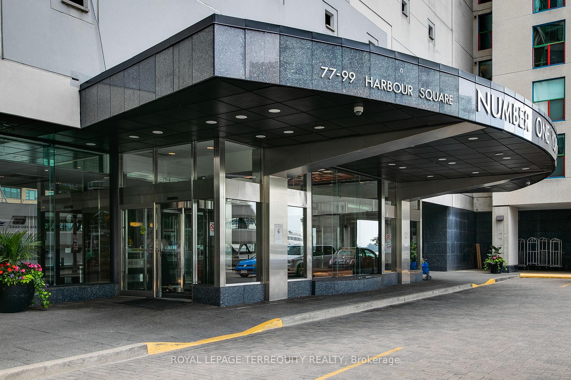 Photo 2 of Unit 3803, 99 Harbour Square, Toronto, Waterfront Communities — HOMEH