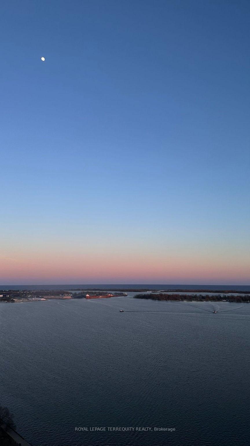 Photo 26 of Unit 3803, 99 Harbour Square, Toronto, Waterfront Communities — HOMEH