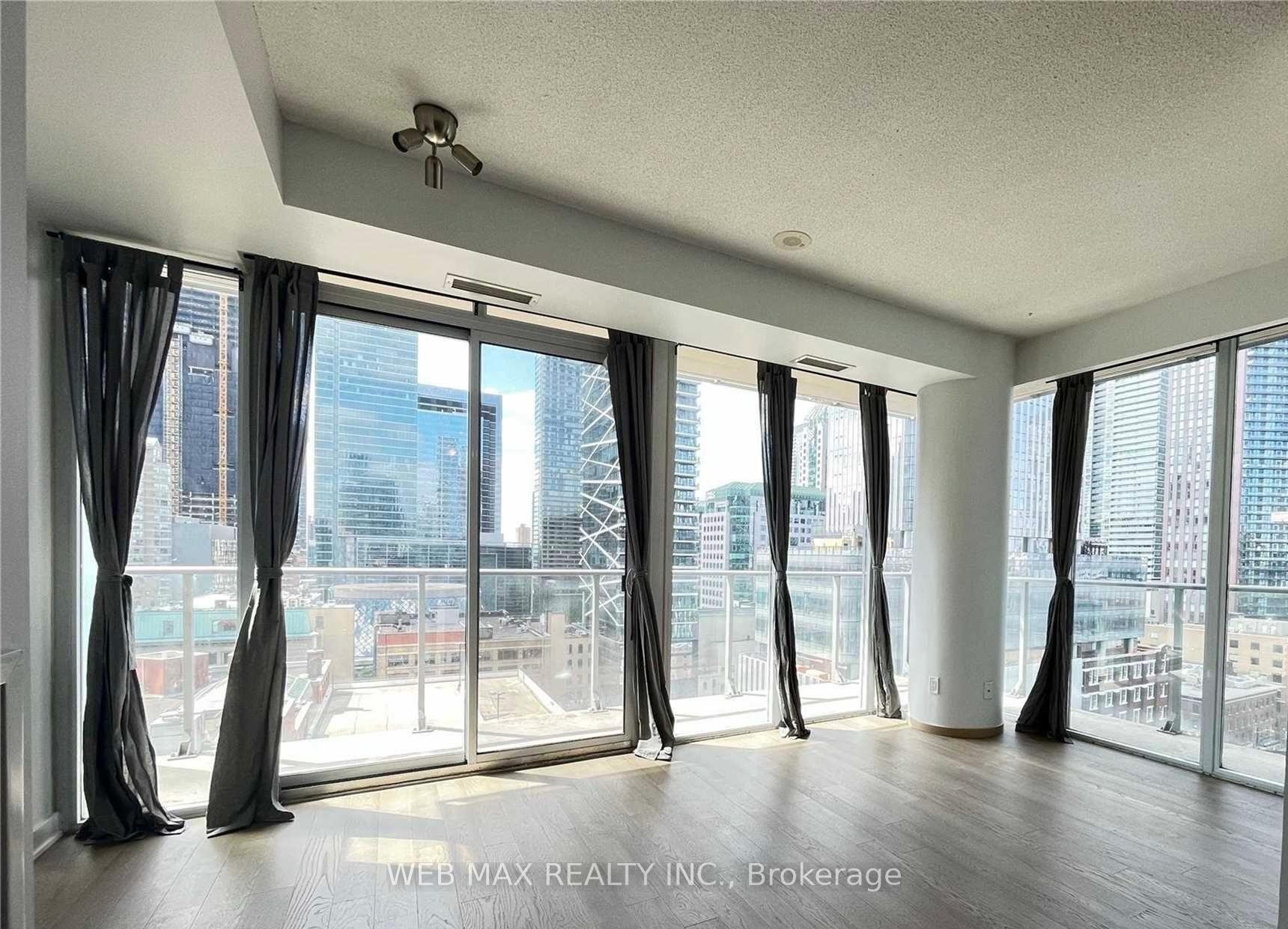 Photo 6 of Unit 1303, 126 Simcoe Street, Toronto, Waterfront Communities — HOMEH