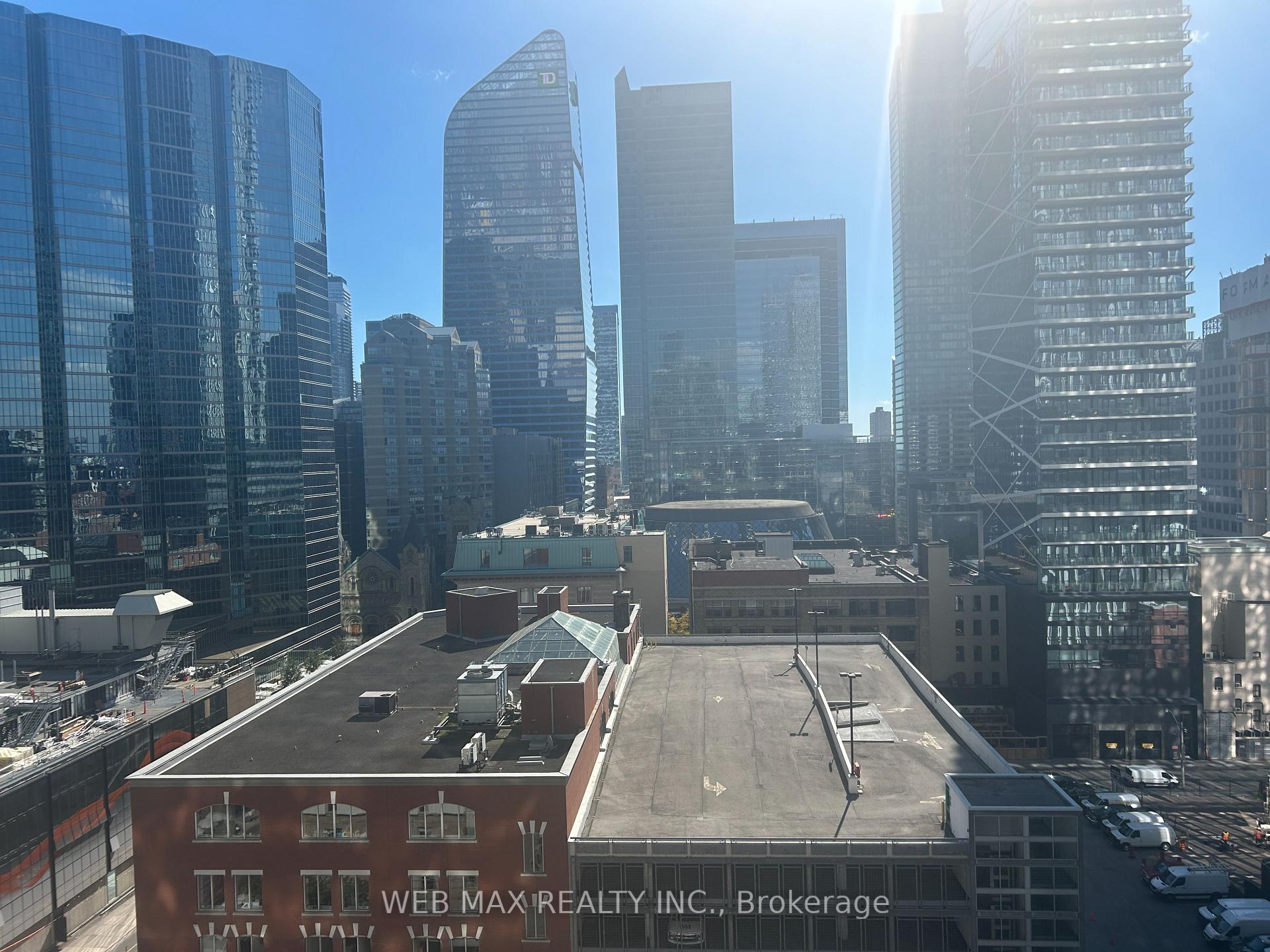 Photo 9 of Unit 1303, 126 Simcoe Street, Toronto, Waterfront Communities — HOMEH