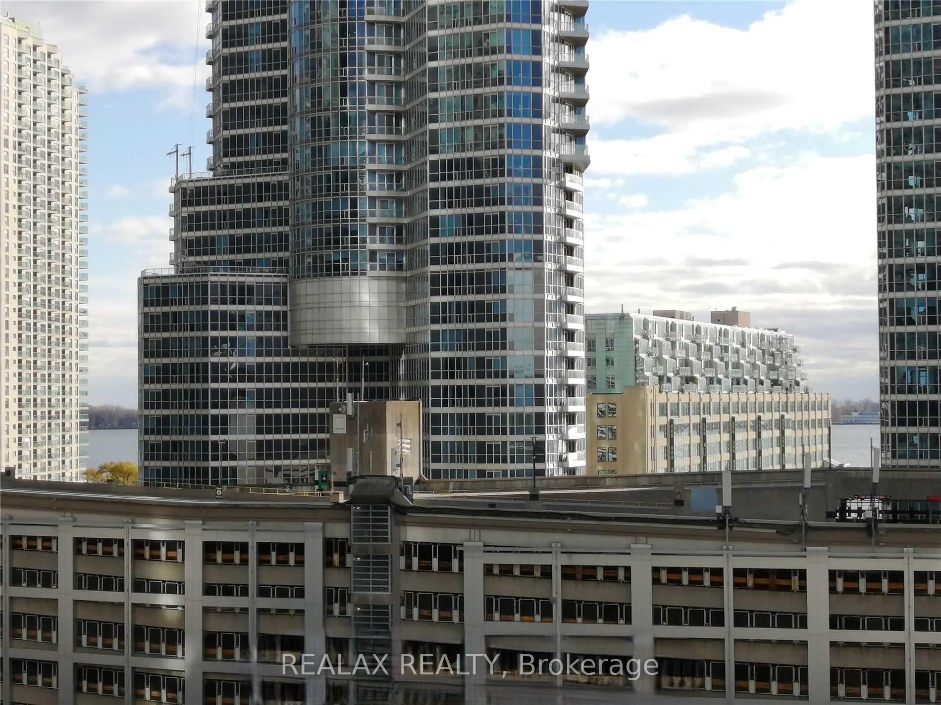 Photo 4 of Unit 1102, 25 Lower Simcoe Street, Toronto, Waterfront Communities — HOMEH