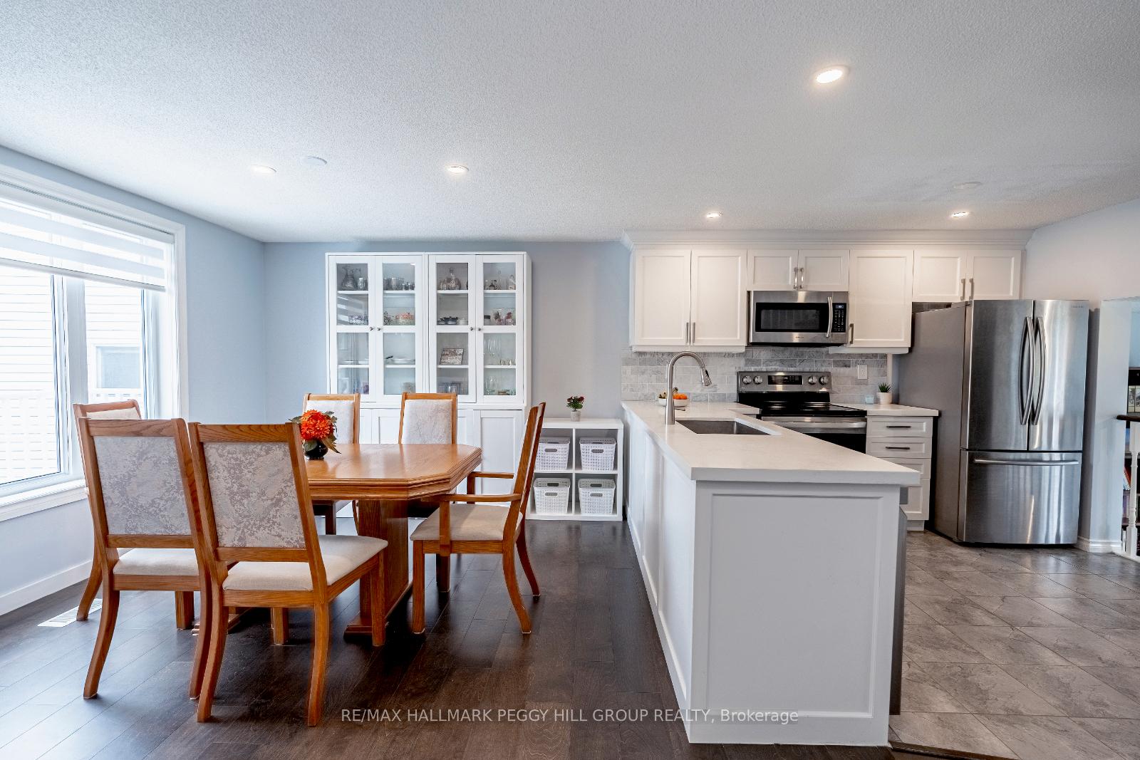 Photo 4 of 56 Rundle Crescent, Barrie, Holly — HOMEH