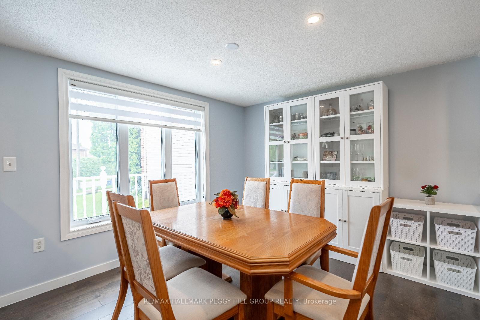 Photo 5 of 56 Rundle Crescent, Barrie, Holly — HOMEH