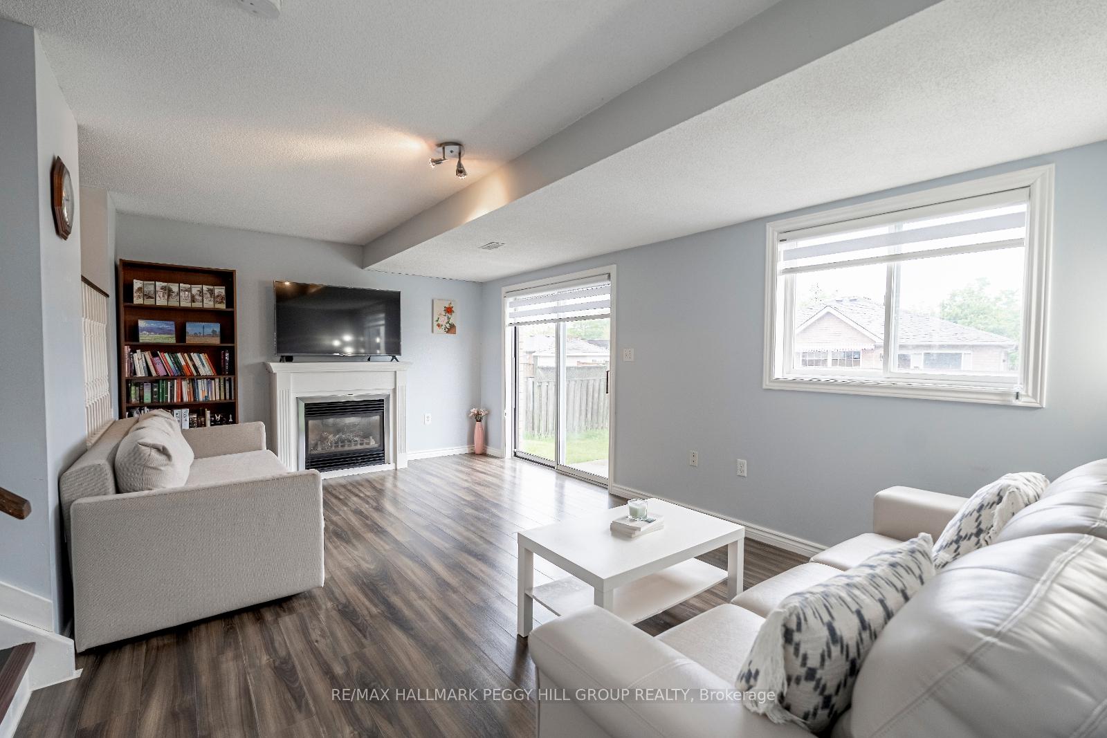 Photo 6 of 56 Rundle Crescent, Barrie, Holly — HOMEH