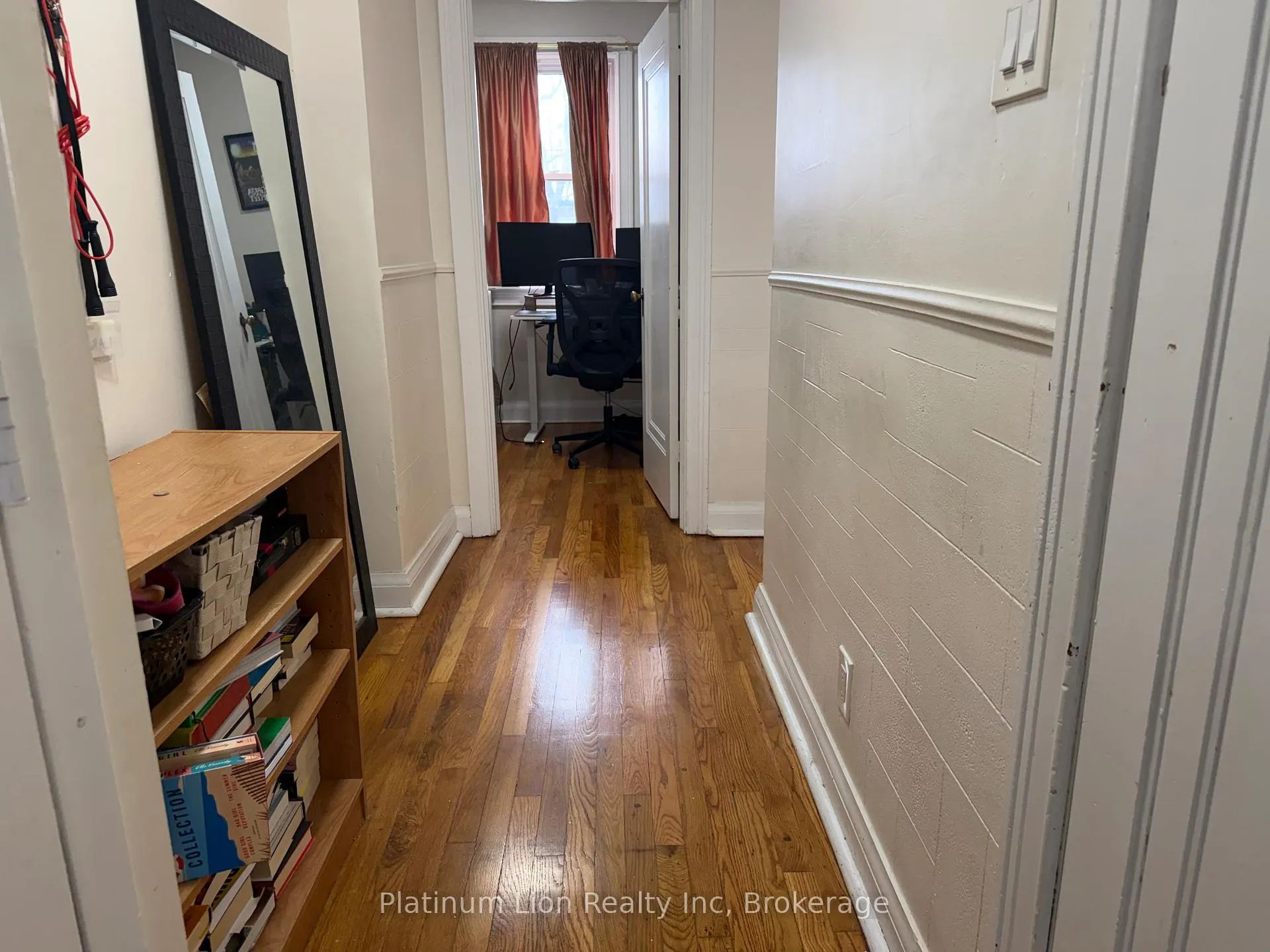 Photo 2 of Unit Upper, 2712 Lake Shore Boulevard W, Etobicoke, Mimico — HOMEH