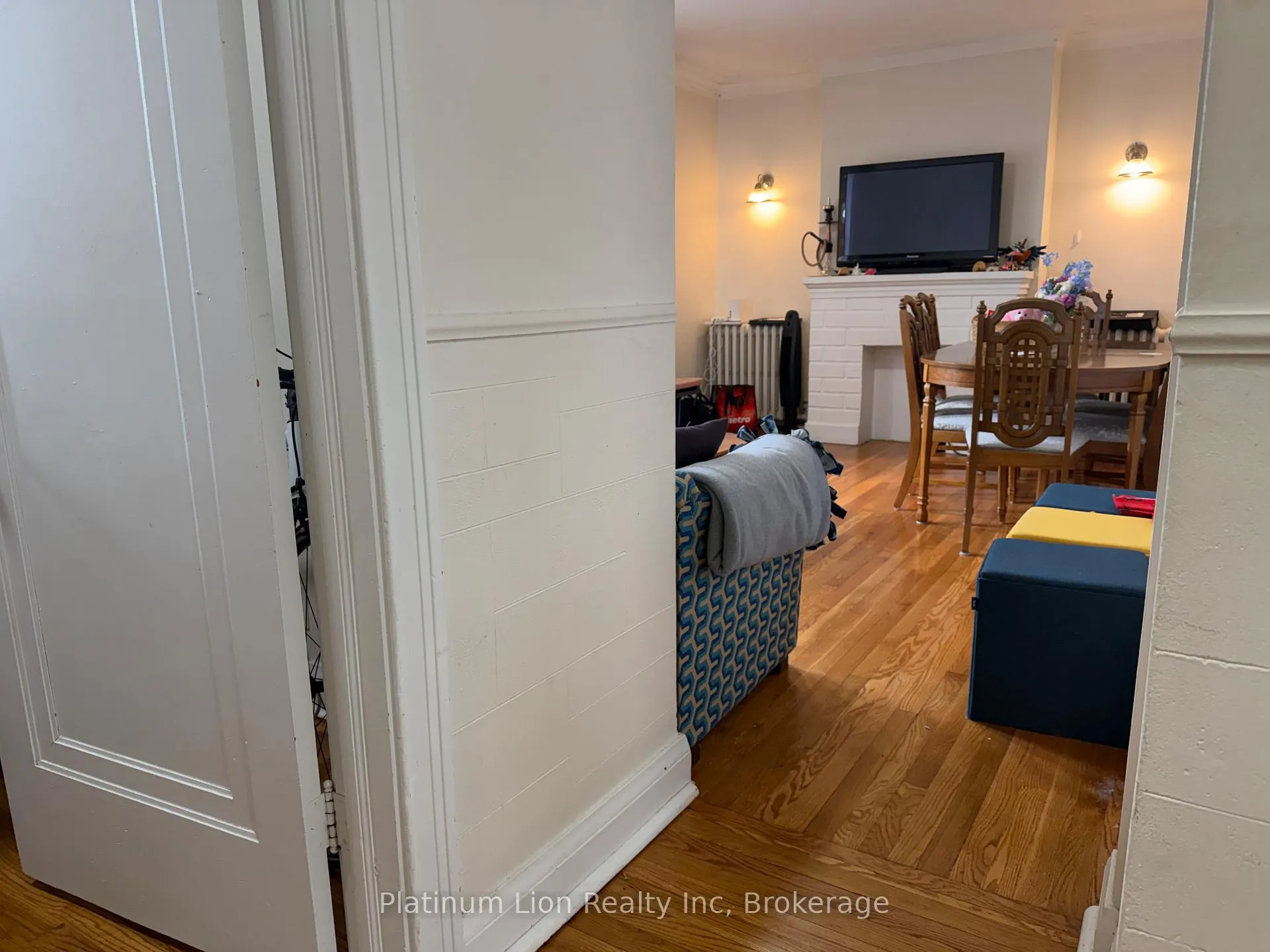 Photo 4 of Unit Upper, 2712 Lake Shore Boulevard W, Etobicoke, Mimico — HOMEH