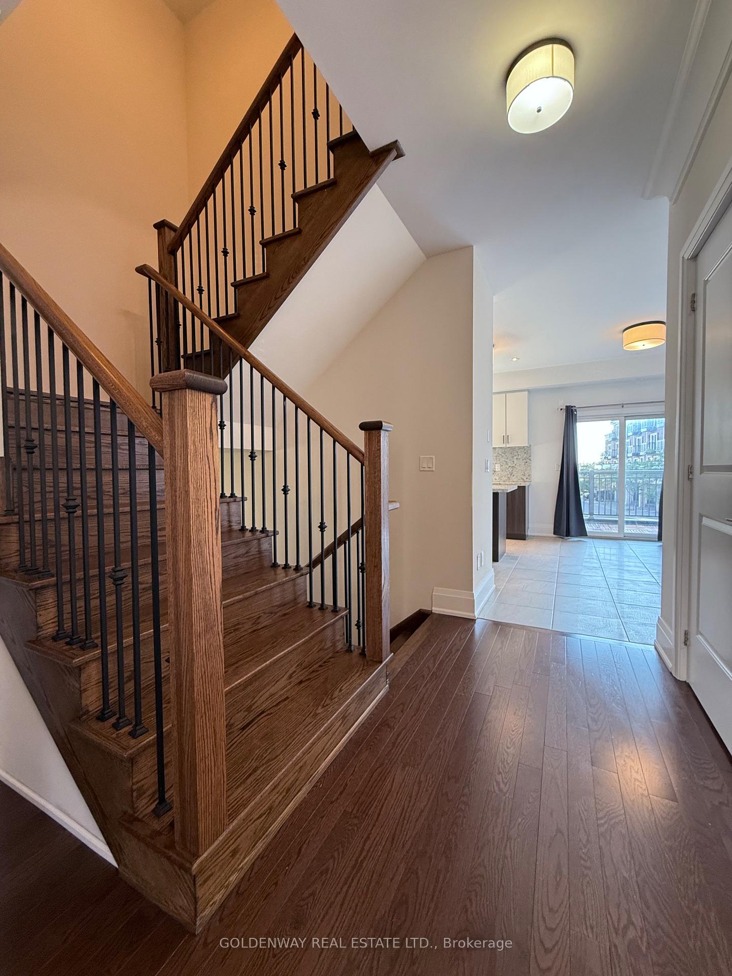 Photo 7 of 15 Village Parkway, Markham, Unionville — HOMEH