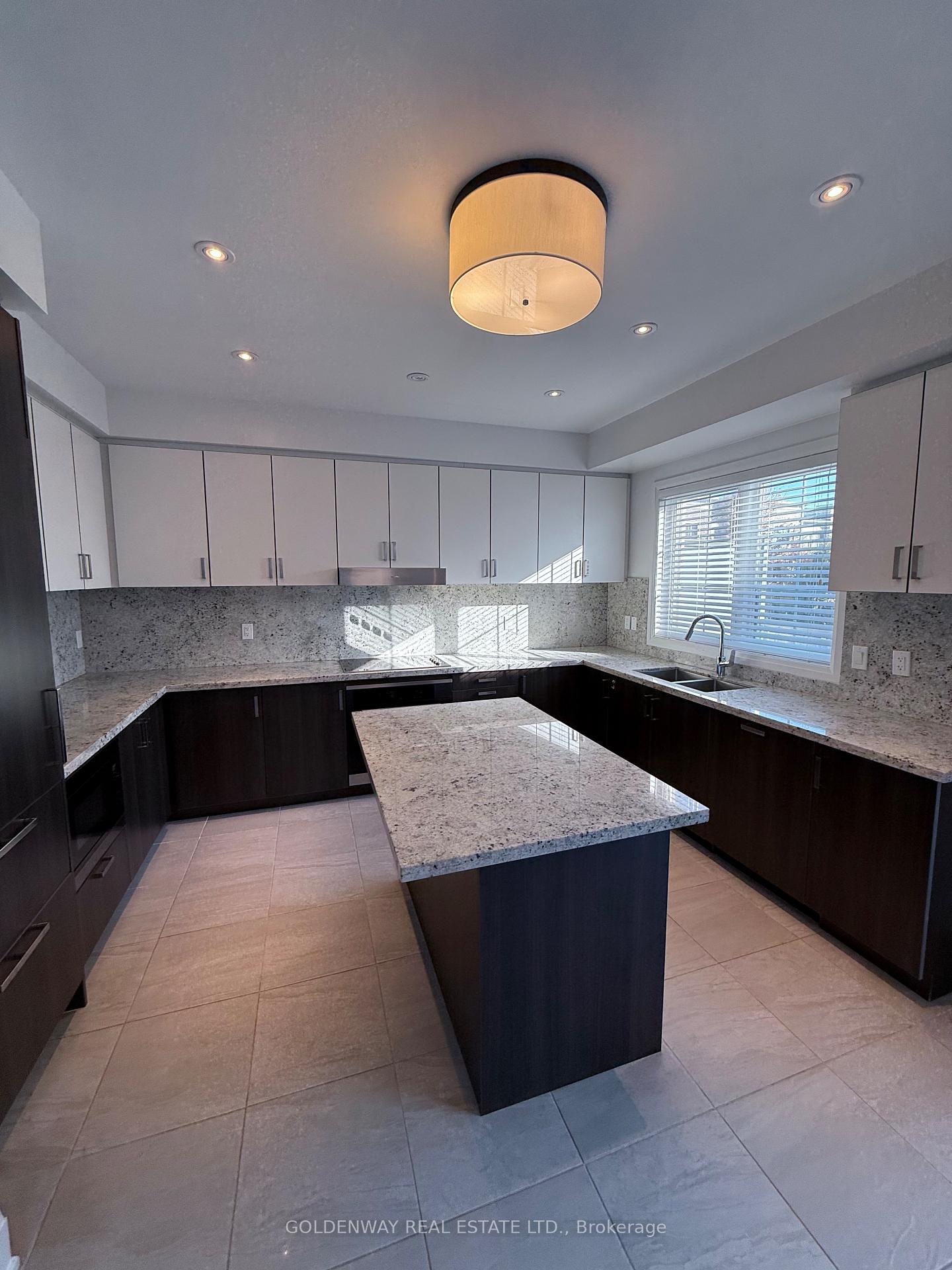 Photo 8 of 15 Village Parkway, Markham, Unionville — HOMEH