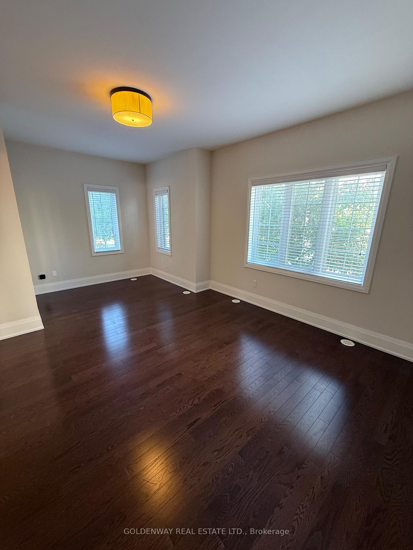 Photo 23 of 15 Village Parkway, Markham, Unionville — HOMEH