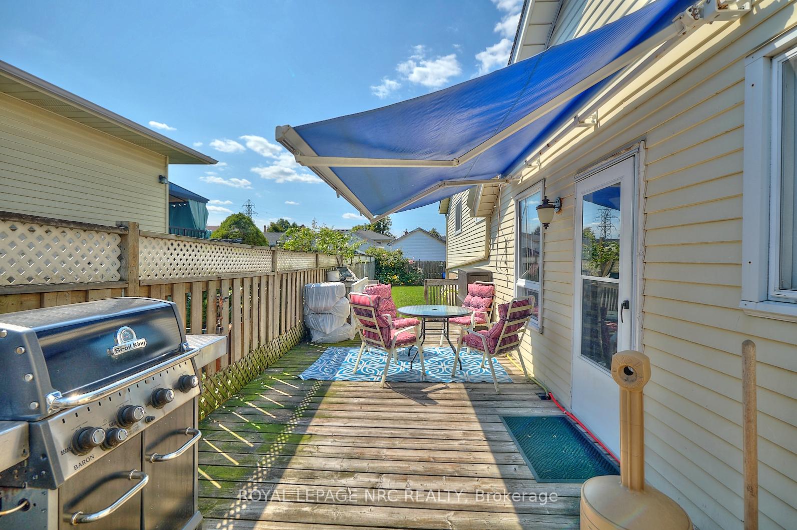 Photo 4 of 104 Carriage Road, St. Catharines, Secord Woods — HOMEH