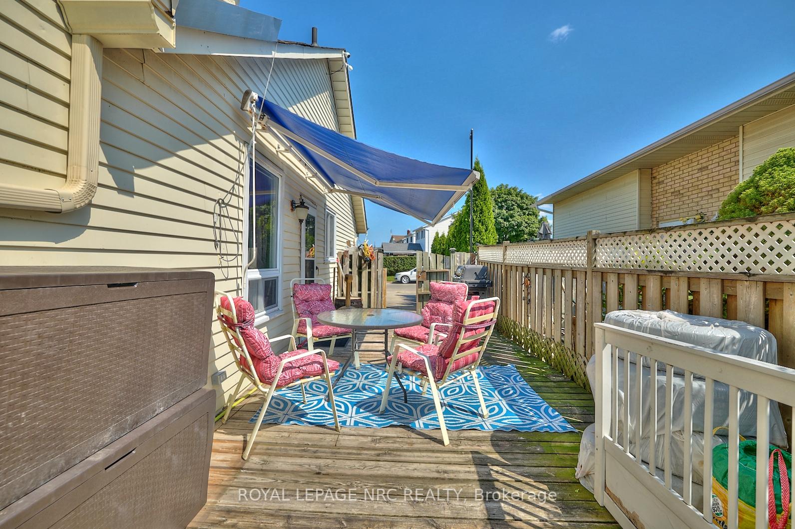 Photo 5 of 104 Carriage Road, St. Catharines, Secord Woods — HOMEH